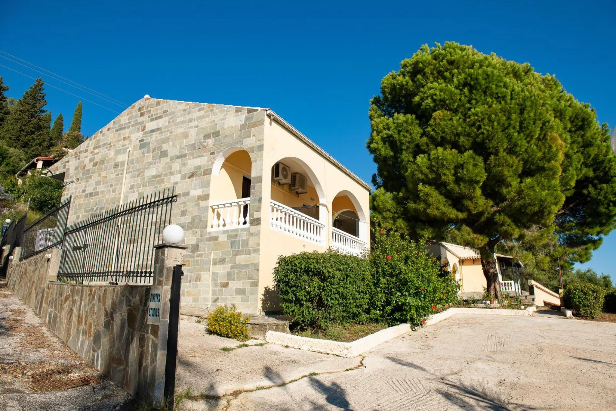 Property building in Dimitra Studios