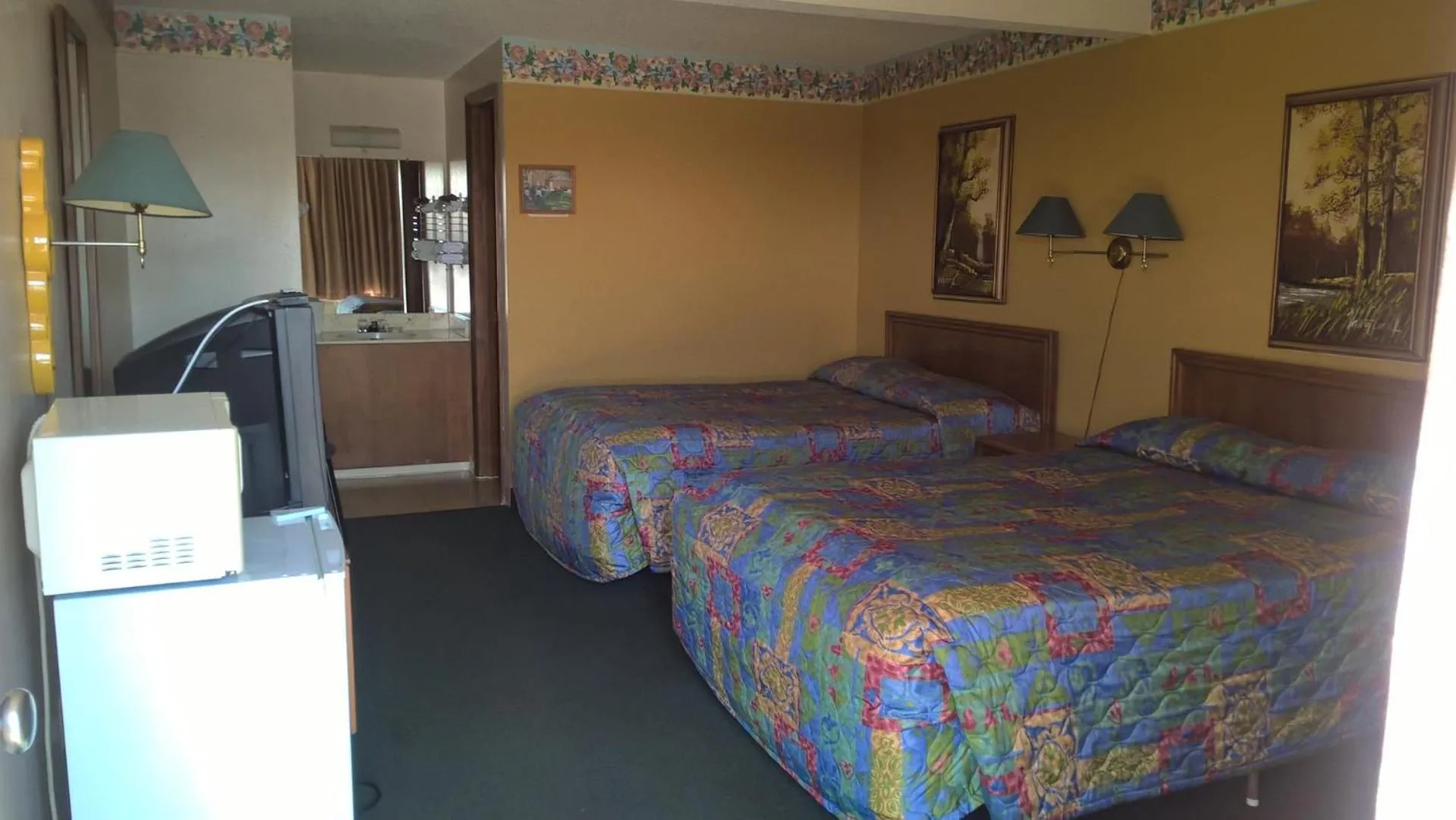 Other, Bed in Dogwood Motel