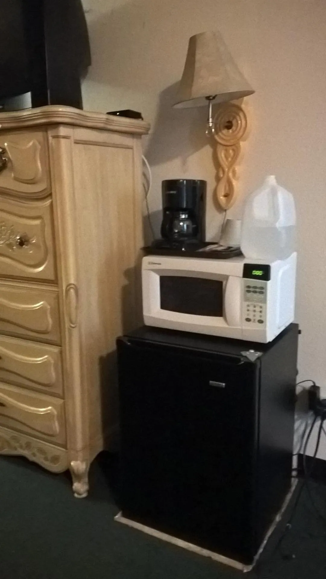 Coffee/tea facilities in Dogwood Motel