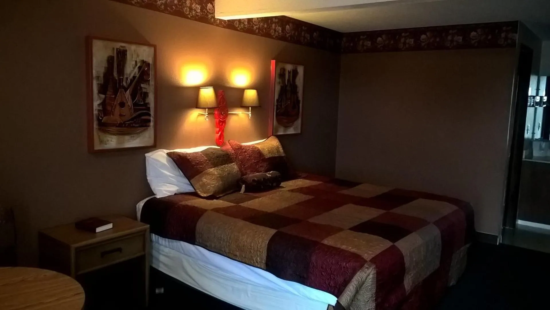 Other, Bed in Dogwood Motel