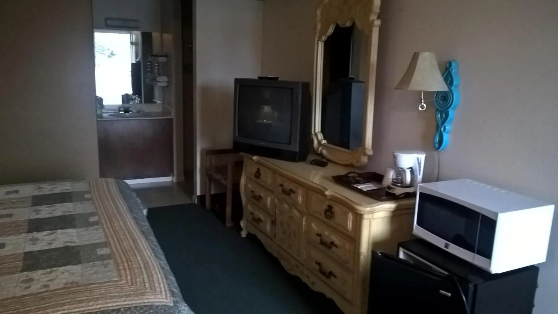 Coffee/tea facilities in Dogwood Motel