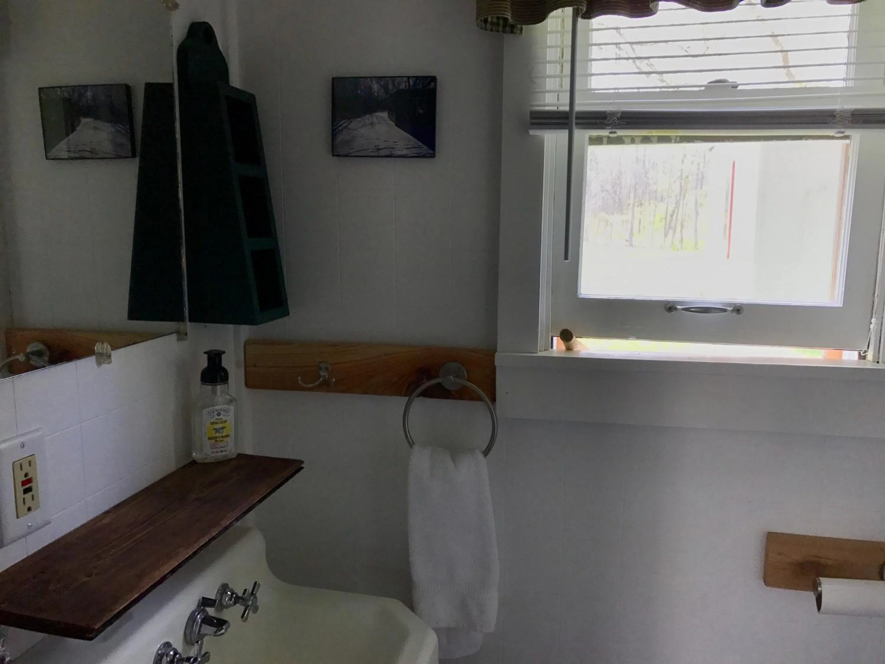 Bathroom in Cedar Ridge Cabins