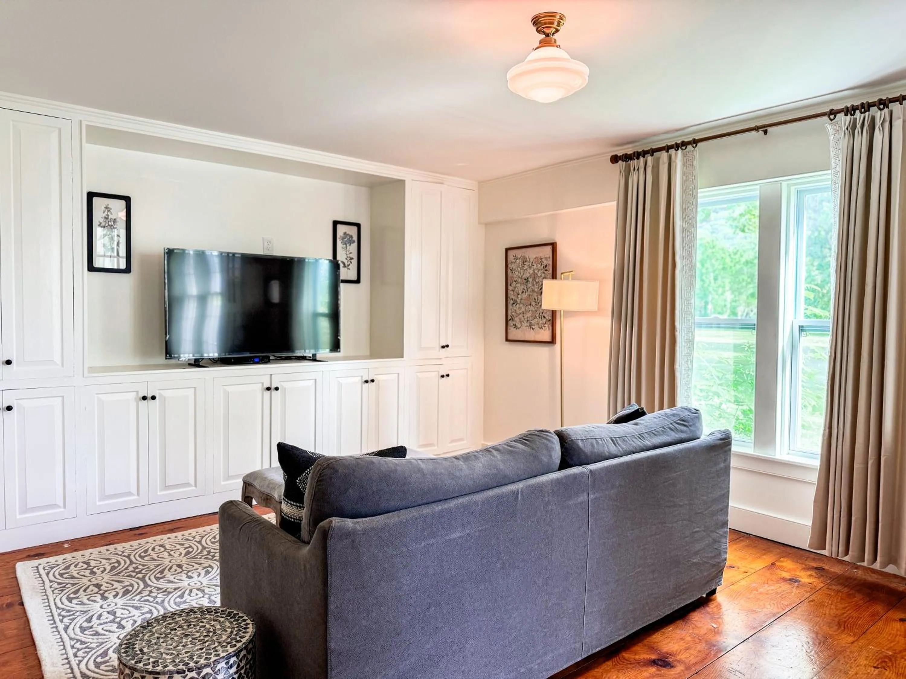 Living room in Inn at Silver Maple Farm