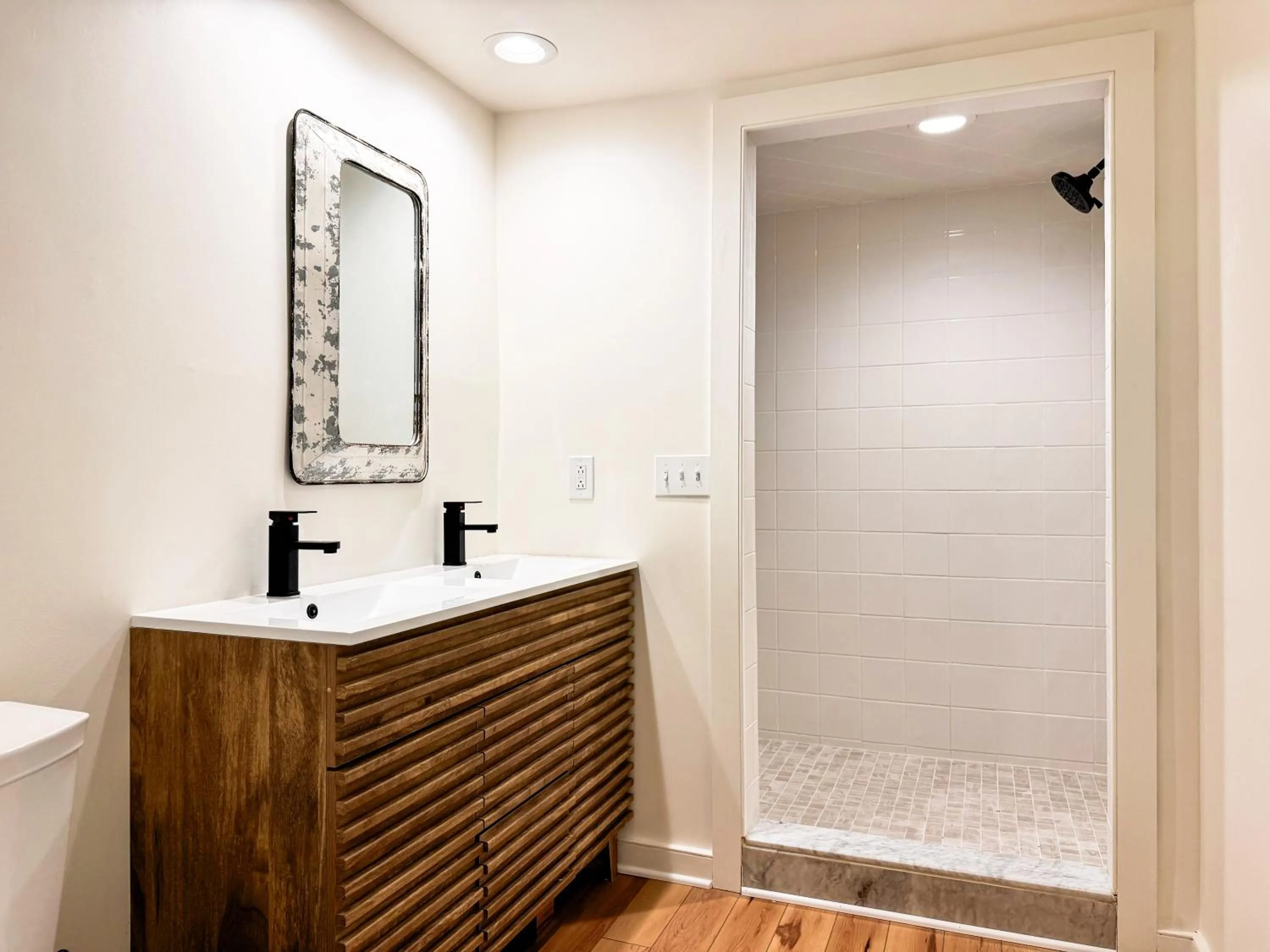 Bathroom in Inn at Silver Maple Farm