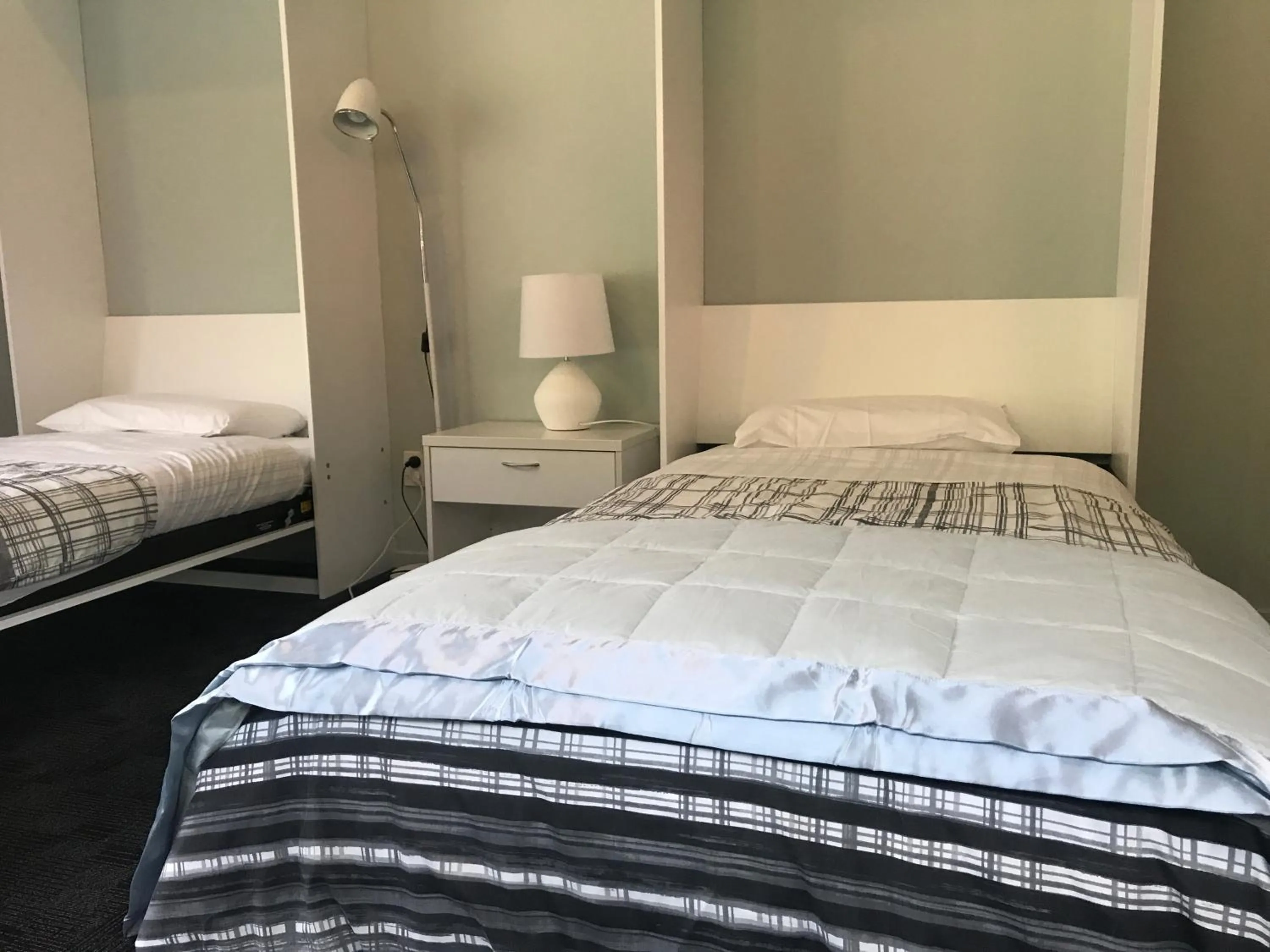 Bedroom, Bed in Rataview