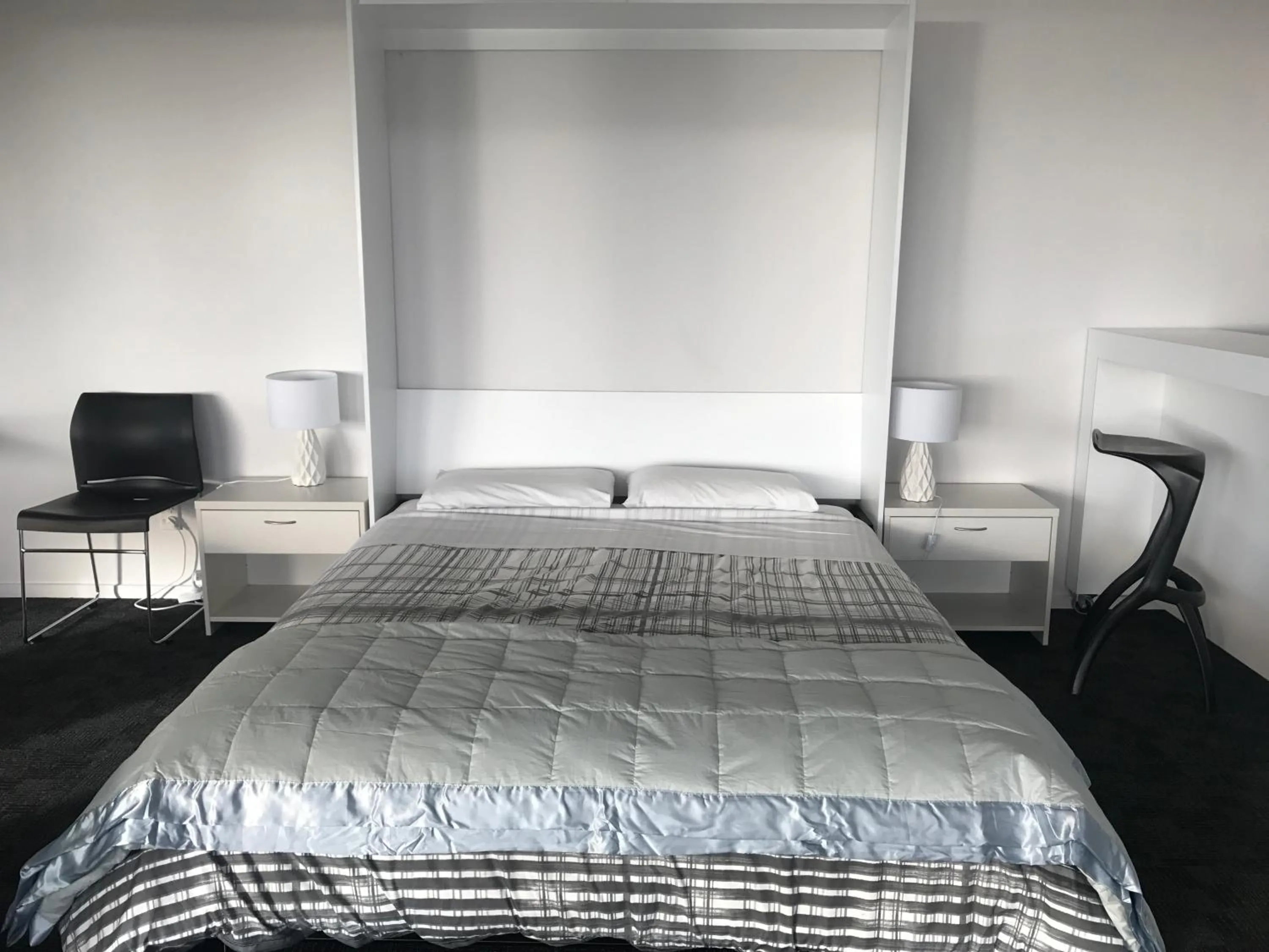 Bedroom, Bed in Rataview