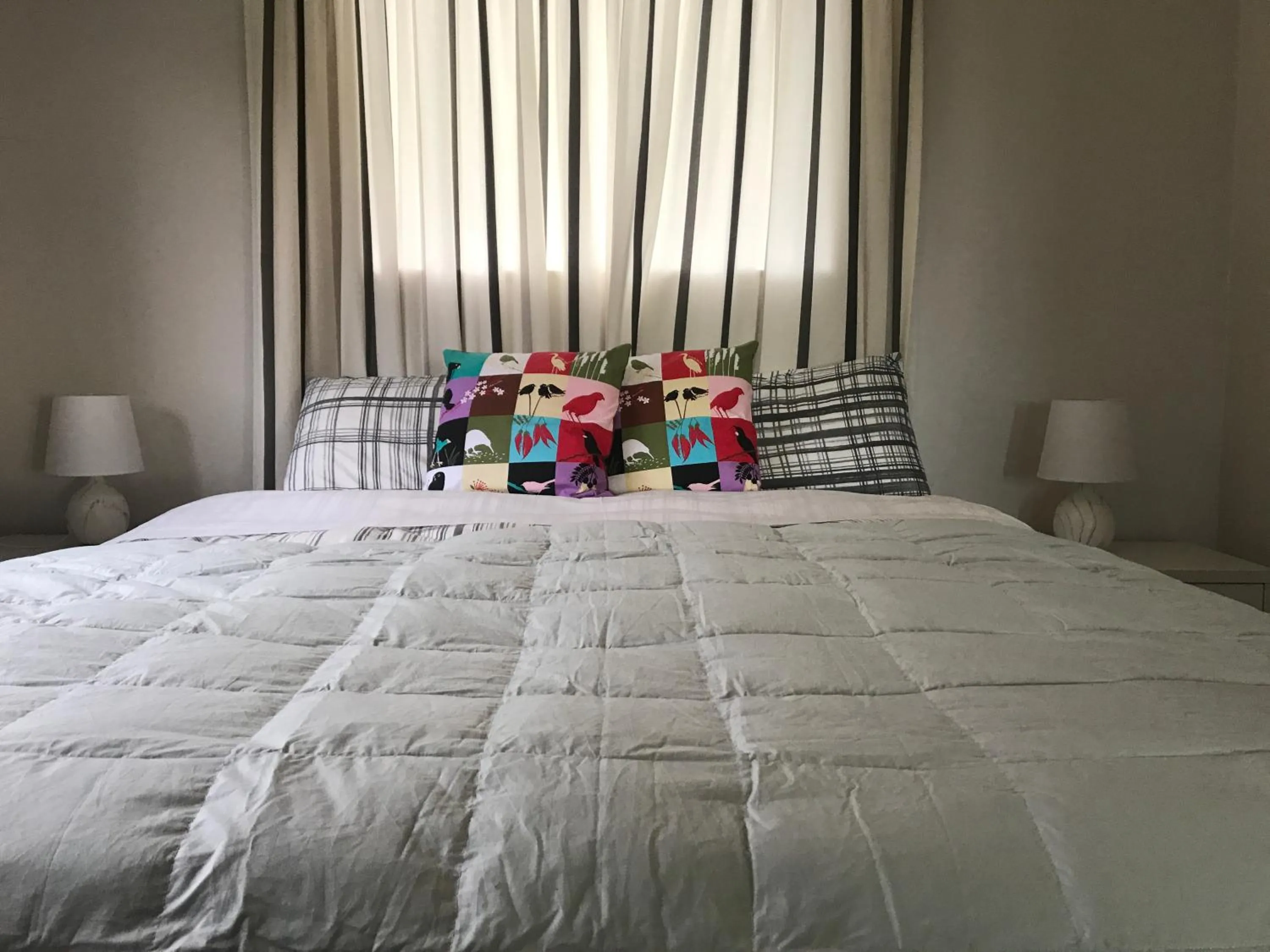 Bedroom, Bed in Rataview