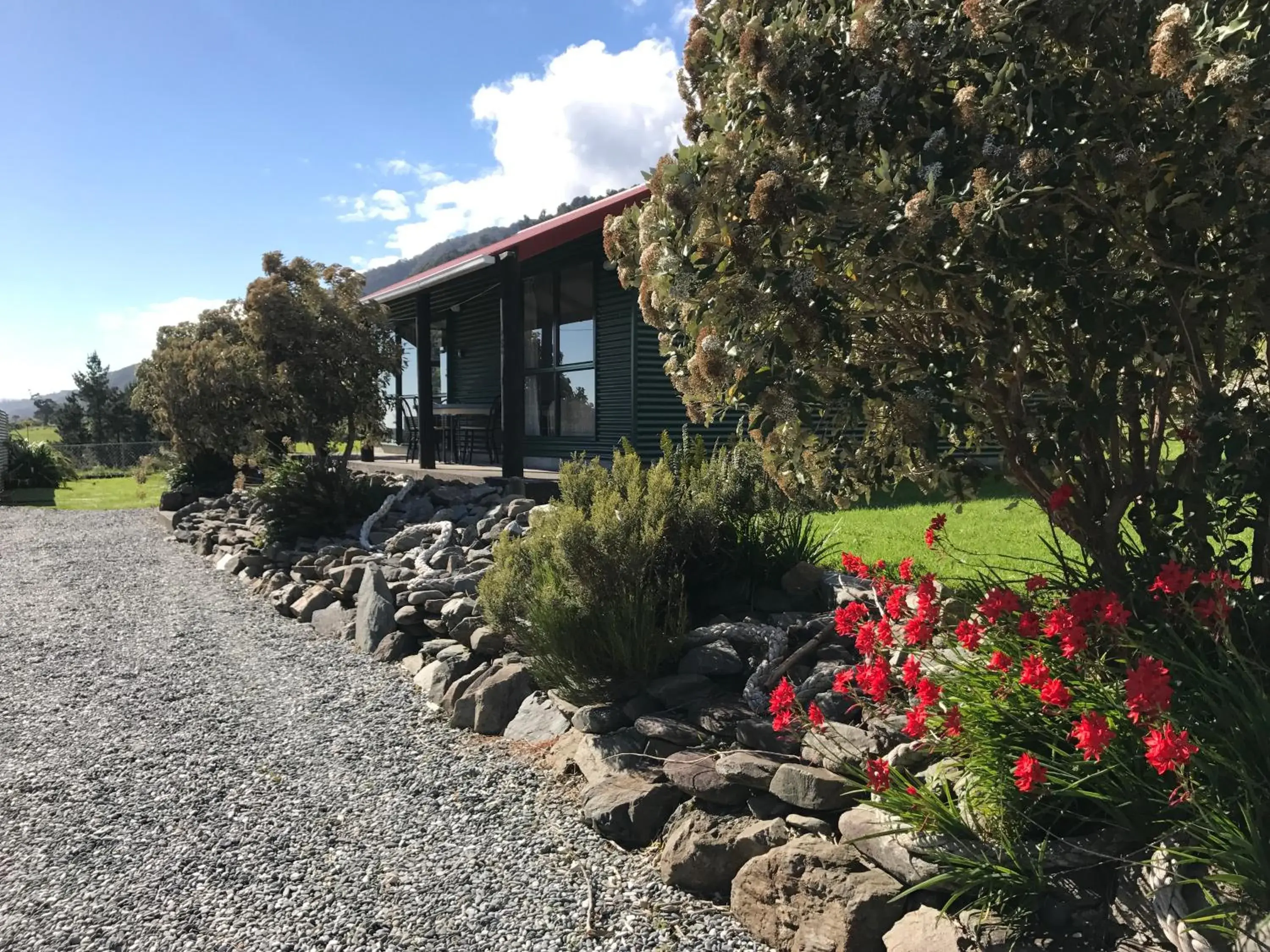 Two-Bedroom Cottage - Rata in Rataview Two-Bedroom Cottage - Rata in Rataview