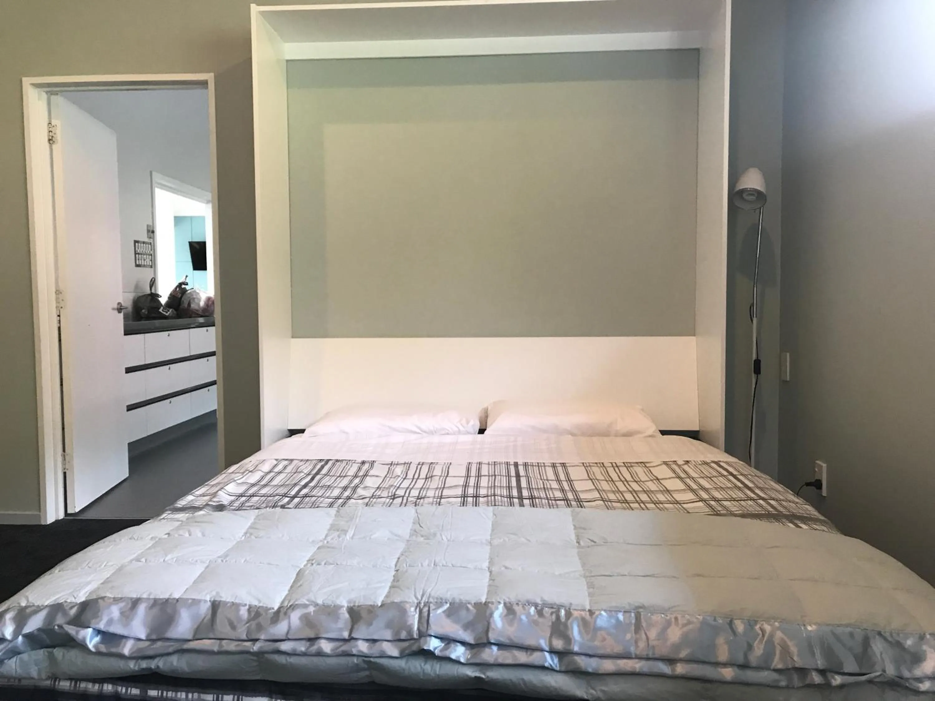 Bedroom, Bed in Rataview