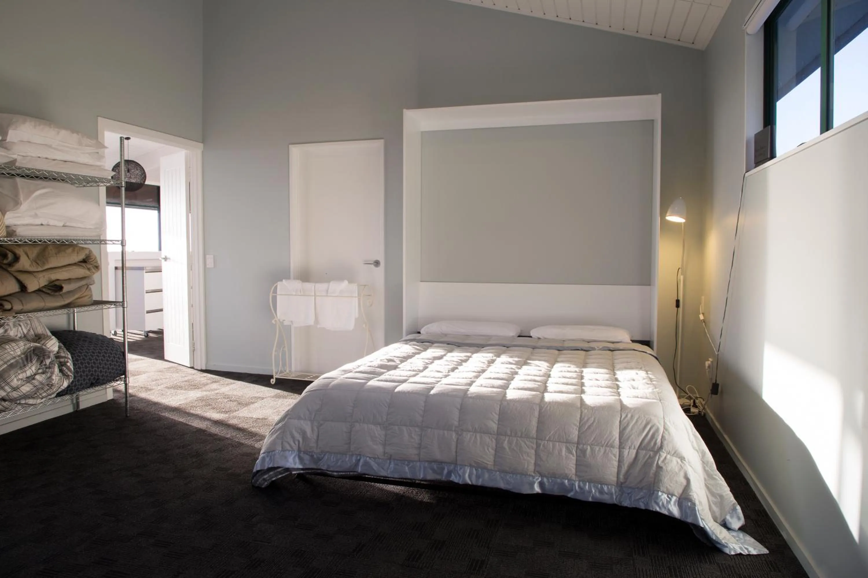 Bedroom, Bed in Rataview