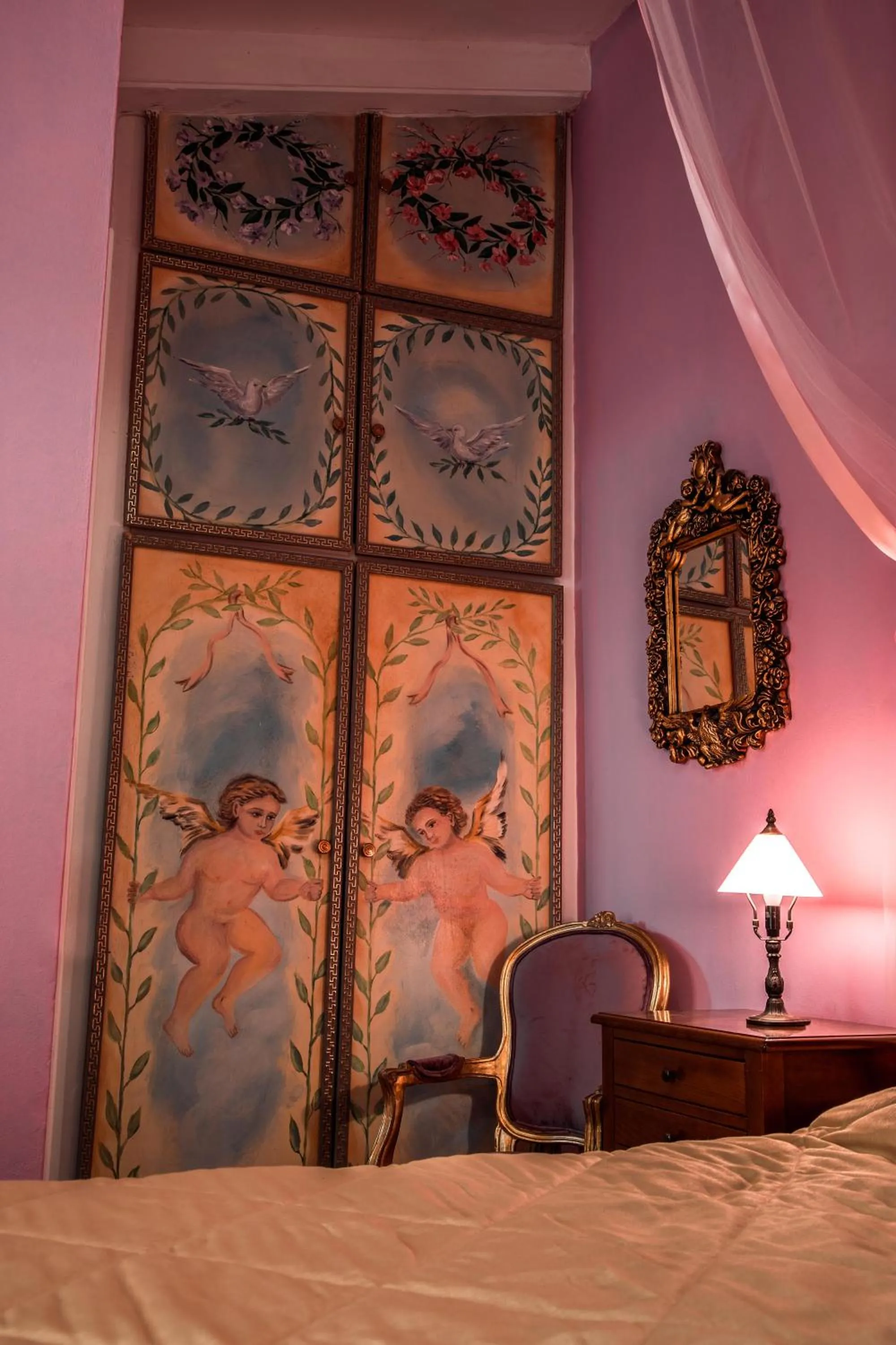 Bedroom, Bed in Ilion Hotel