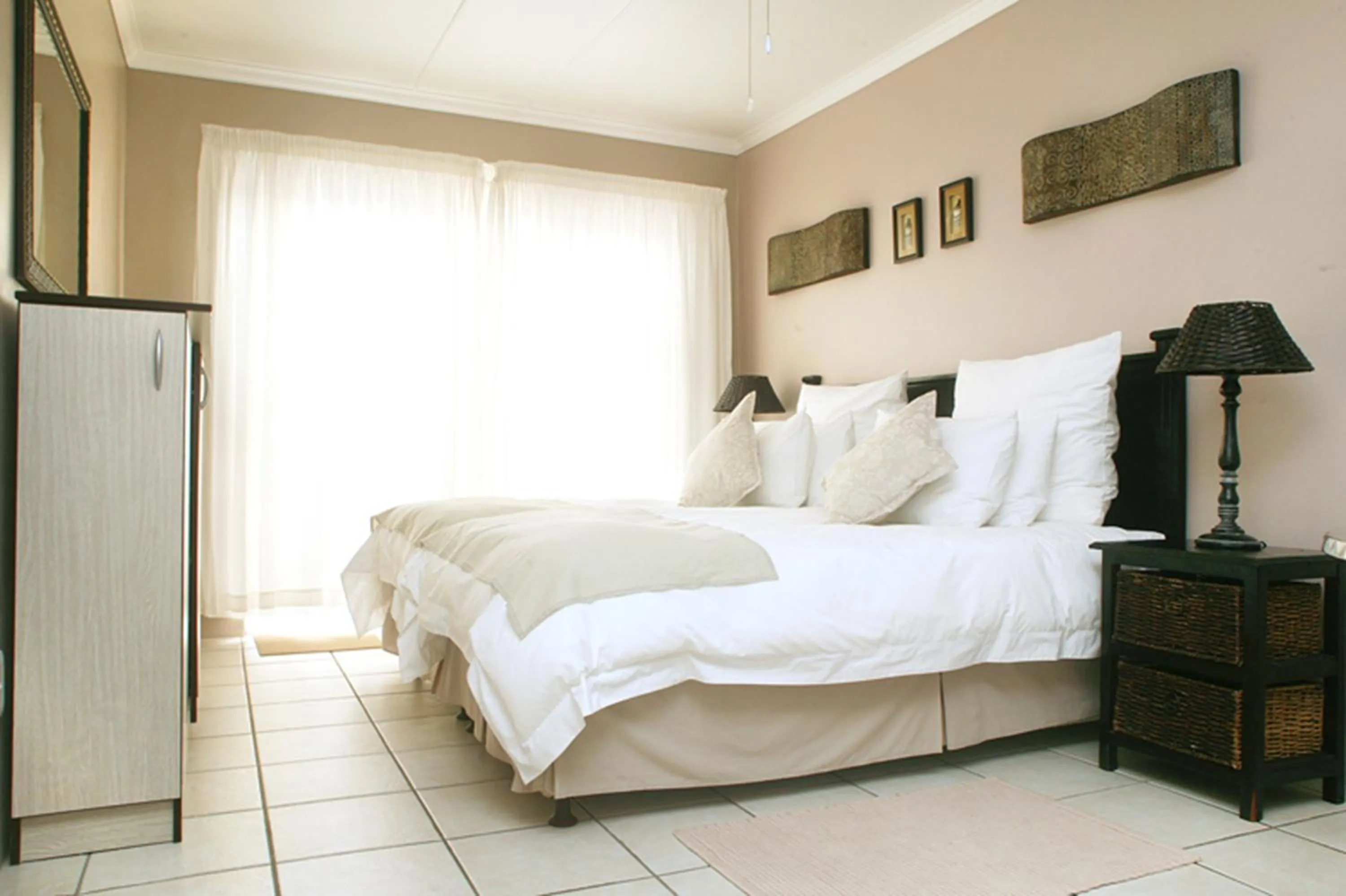 Bed in Nahoon Bed & Breakfast