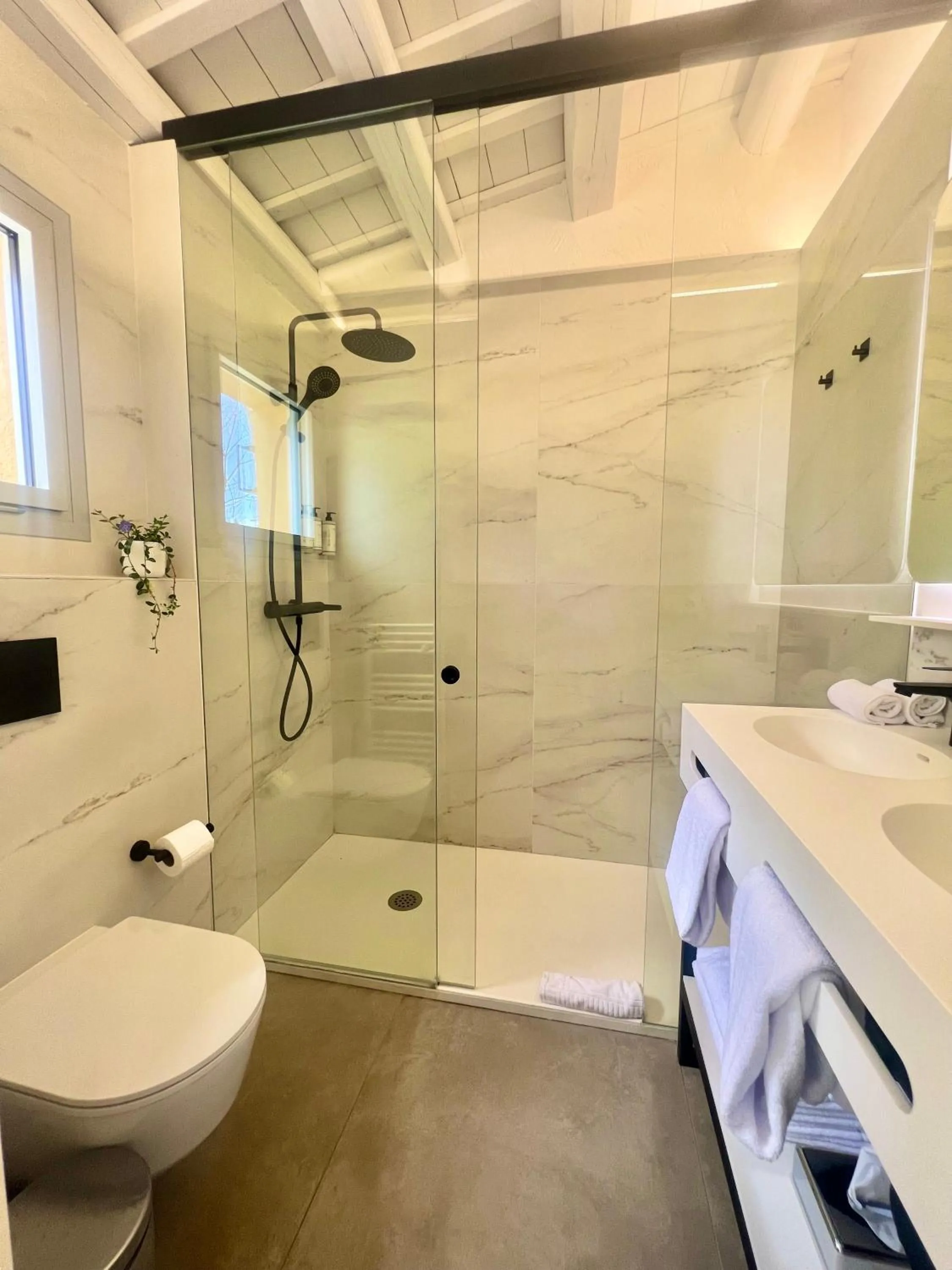 Bathroom in Hotel Aatu - Adults Only