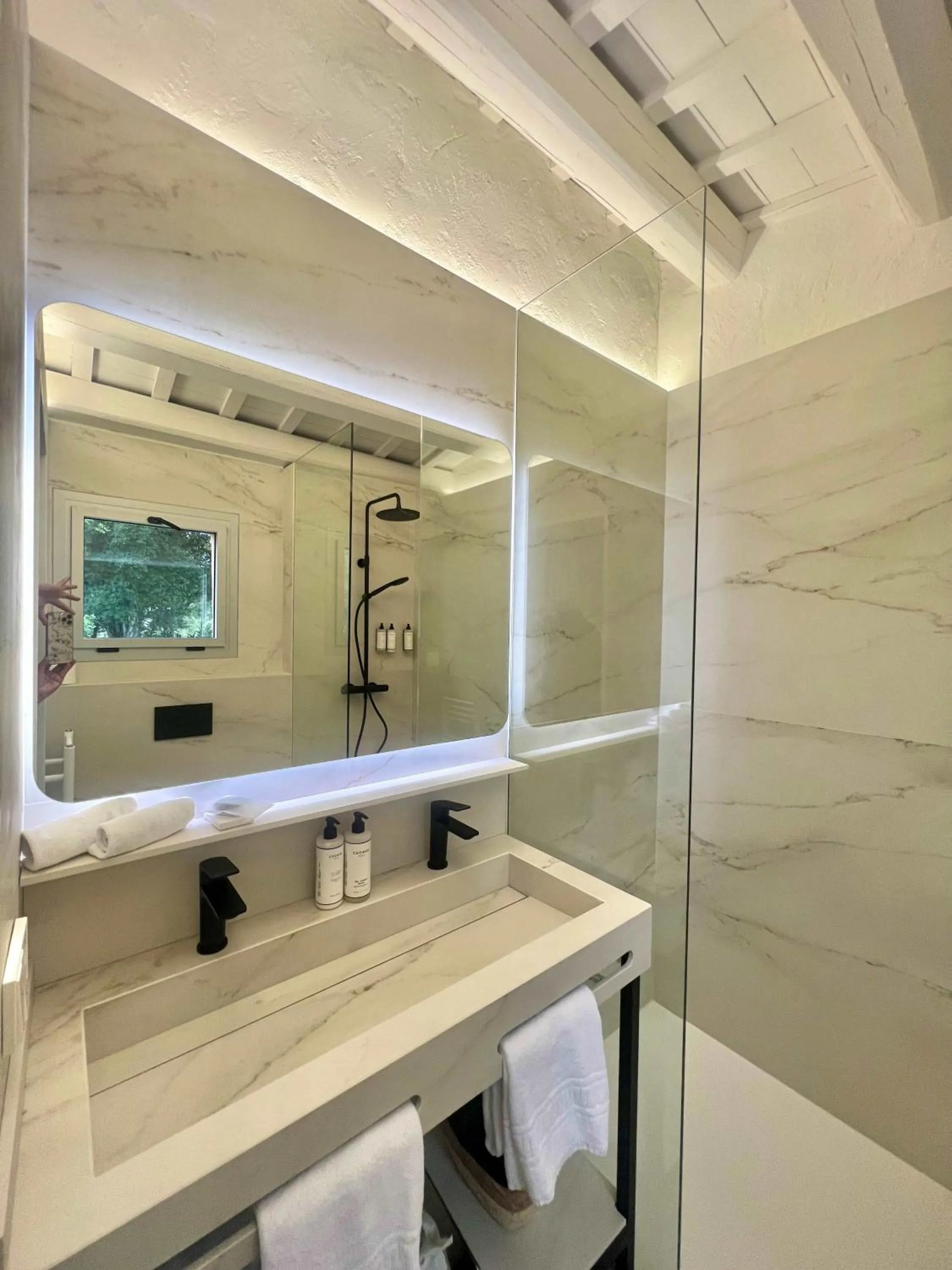 Bathroom in Hotel Aatu - Adults Only