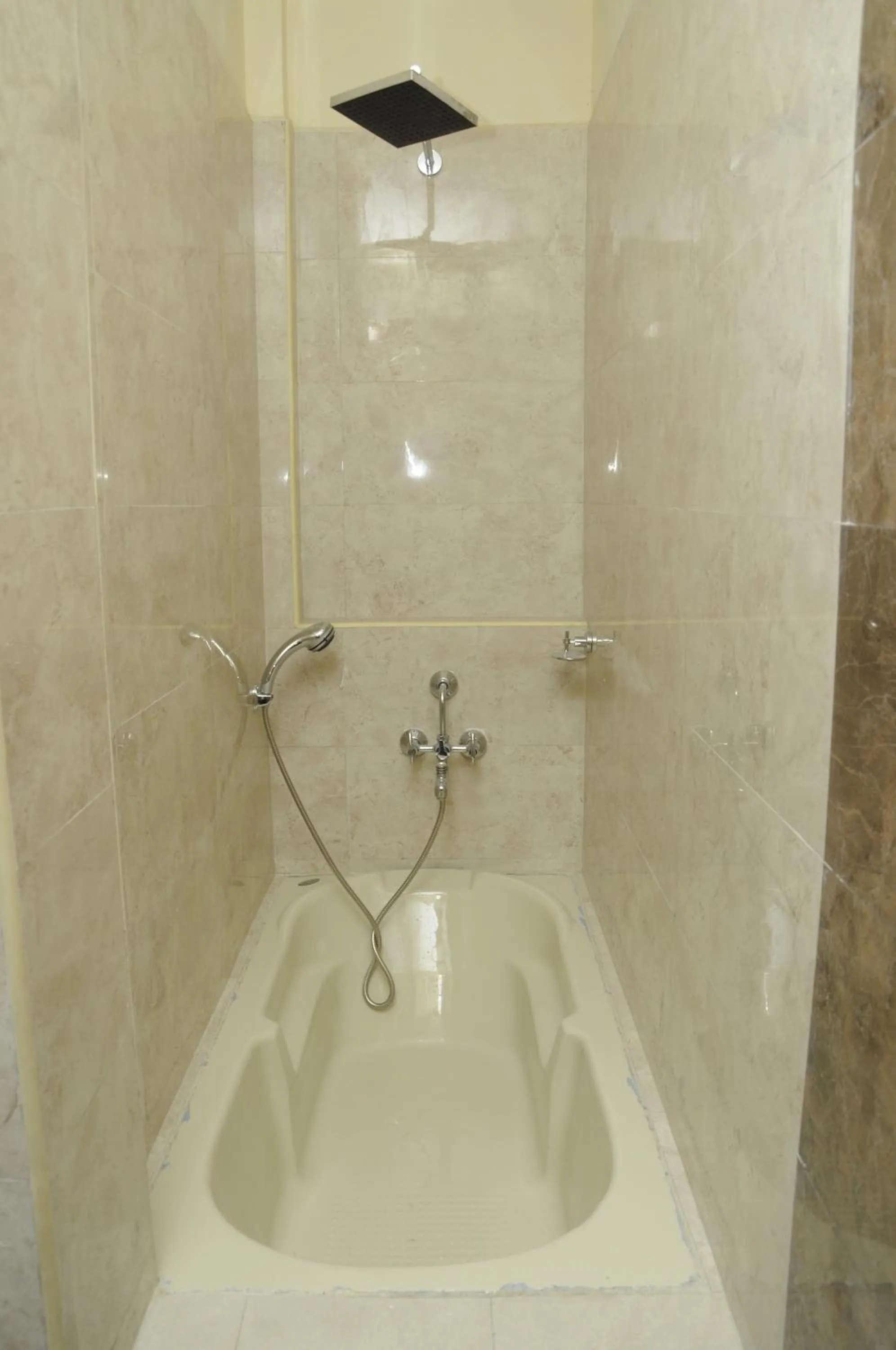Shower in Hotel Grand Parkway