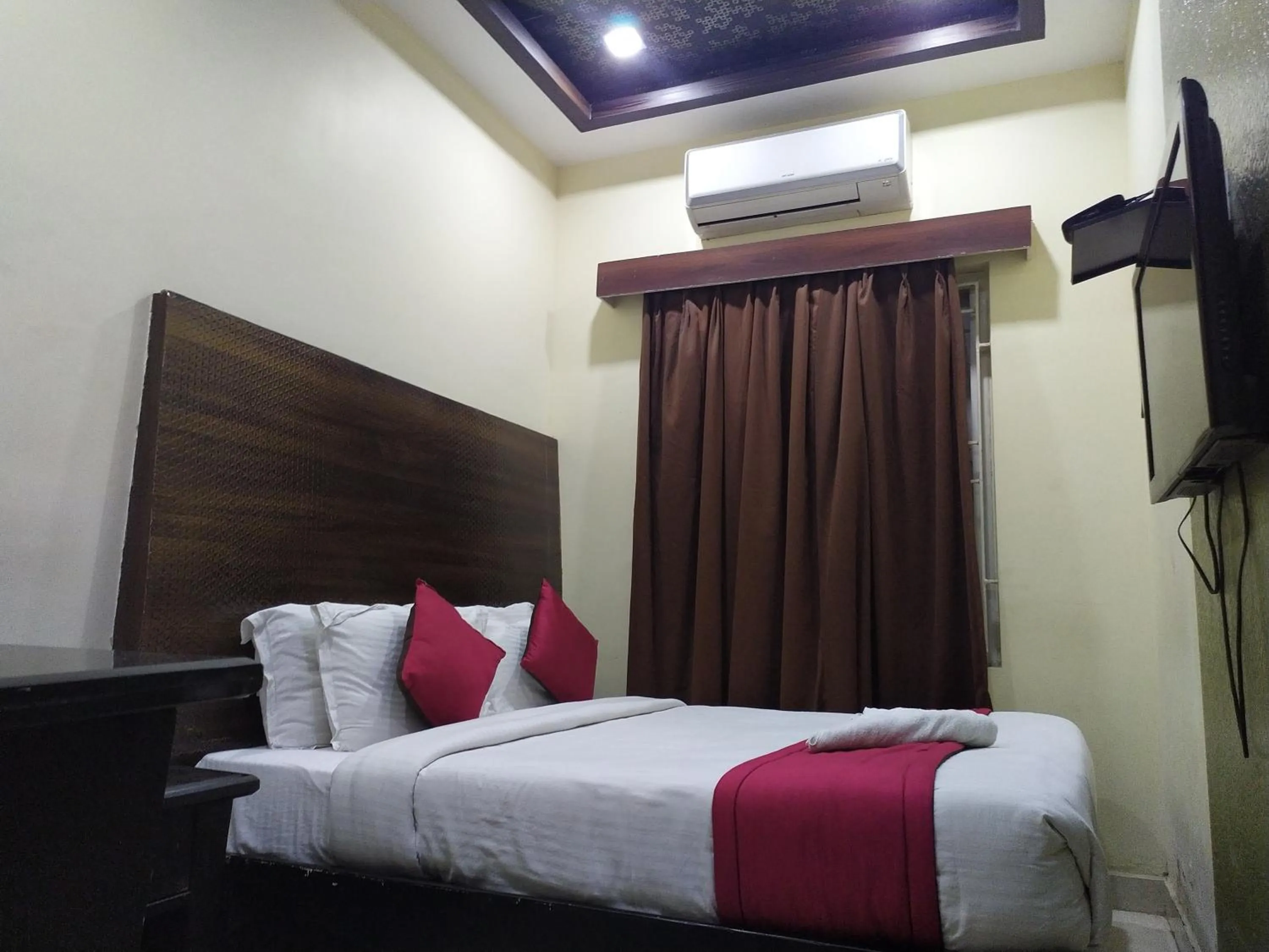 Bed in Hotel Grand Parkway