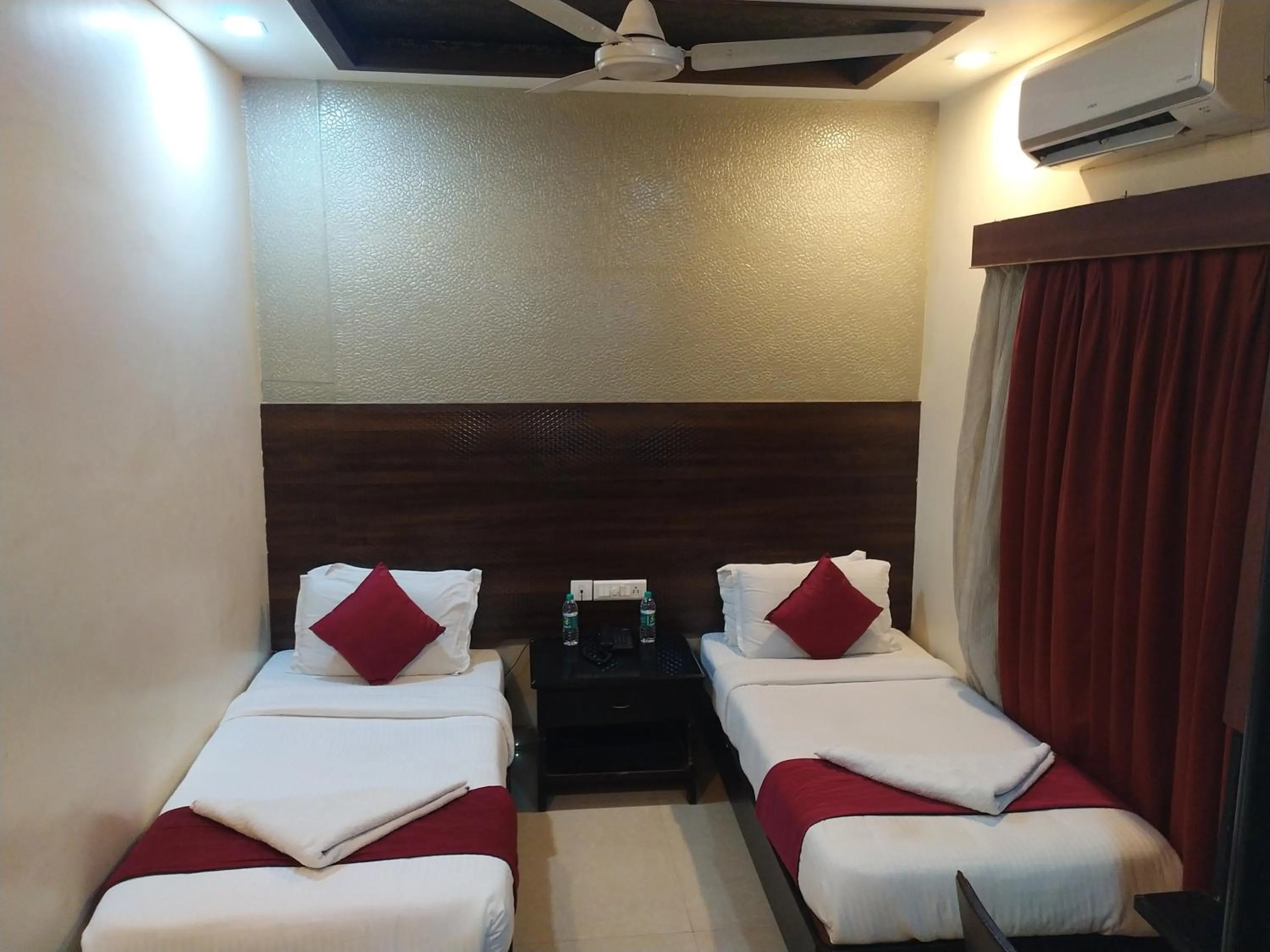 Bed in Hotel Grand Parkway