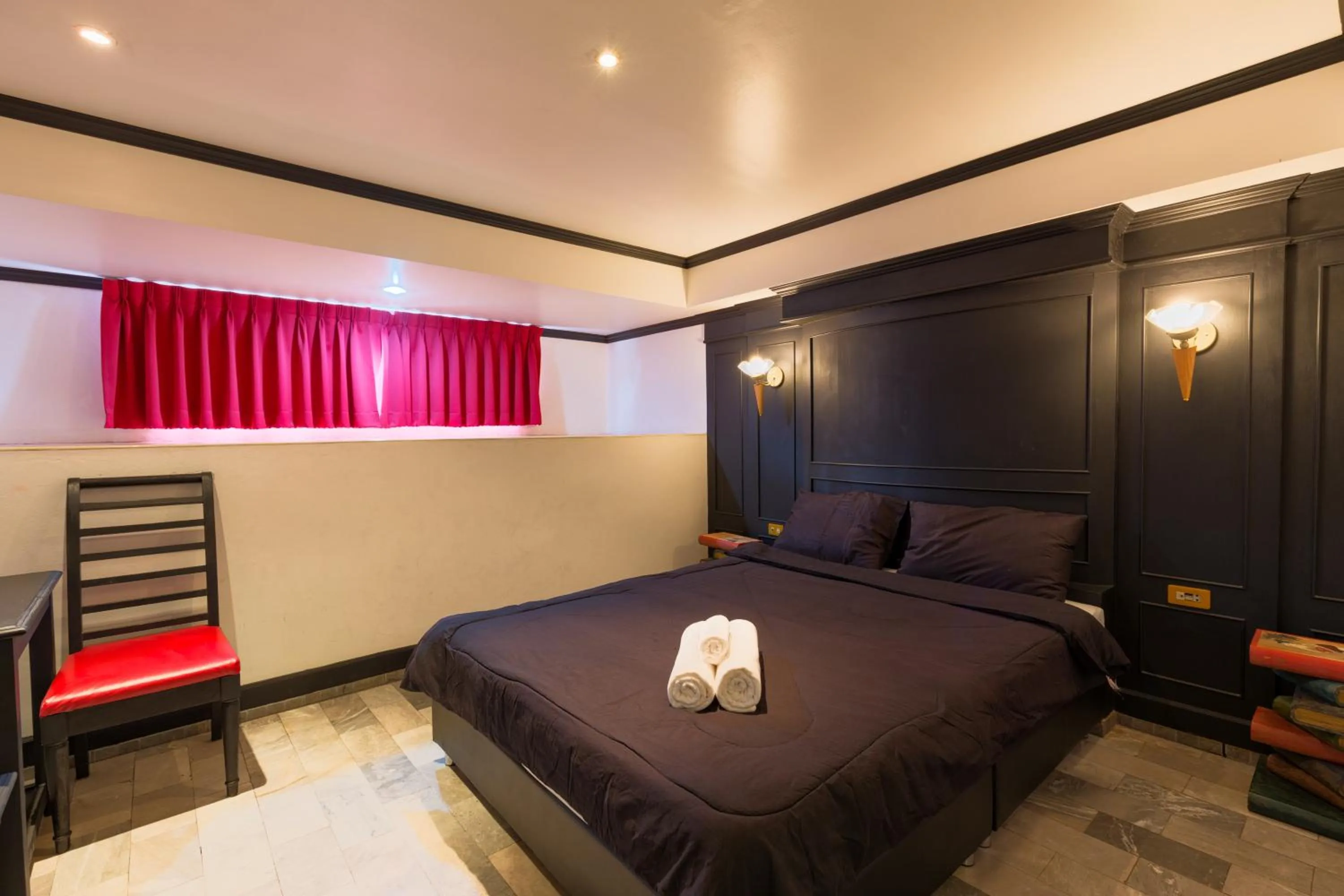 Bedroom, Bed in Patong Holiday Dream Hotel