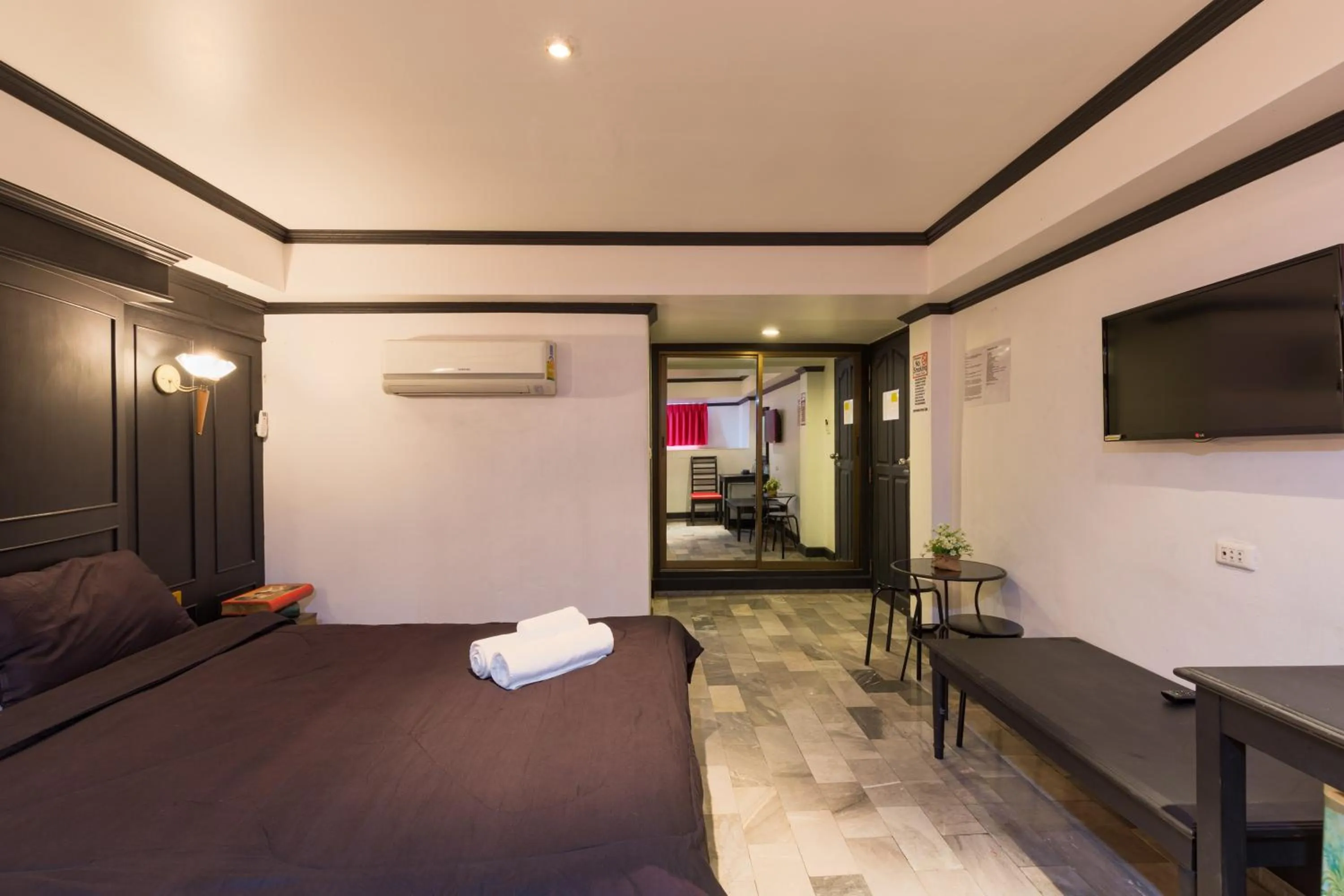 Bedroom, Bed in Patong Holiday Dream Hotel