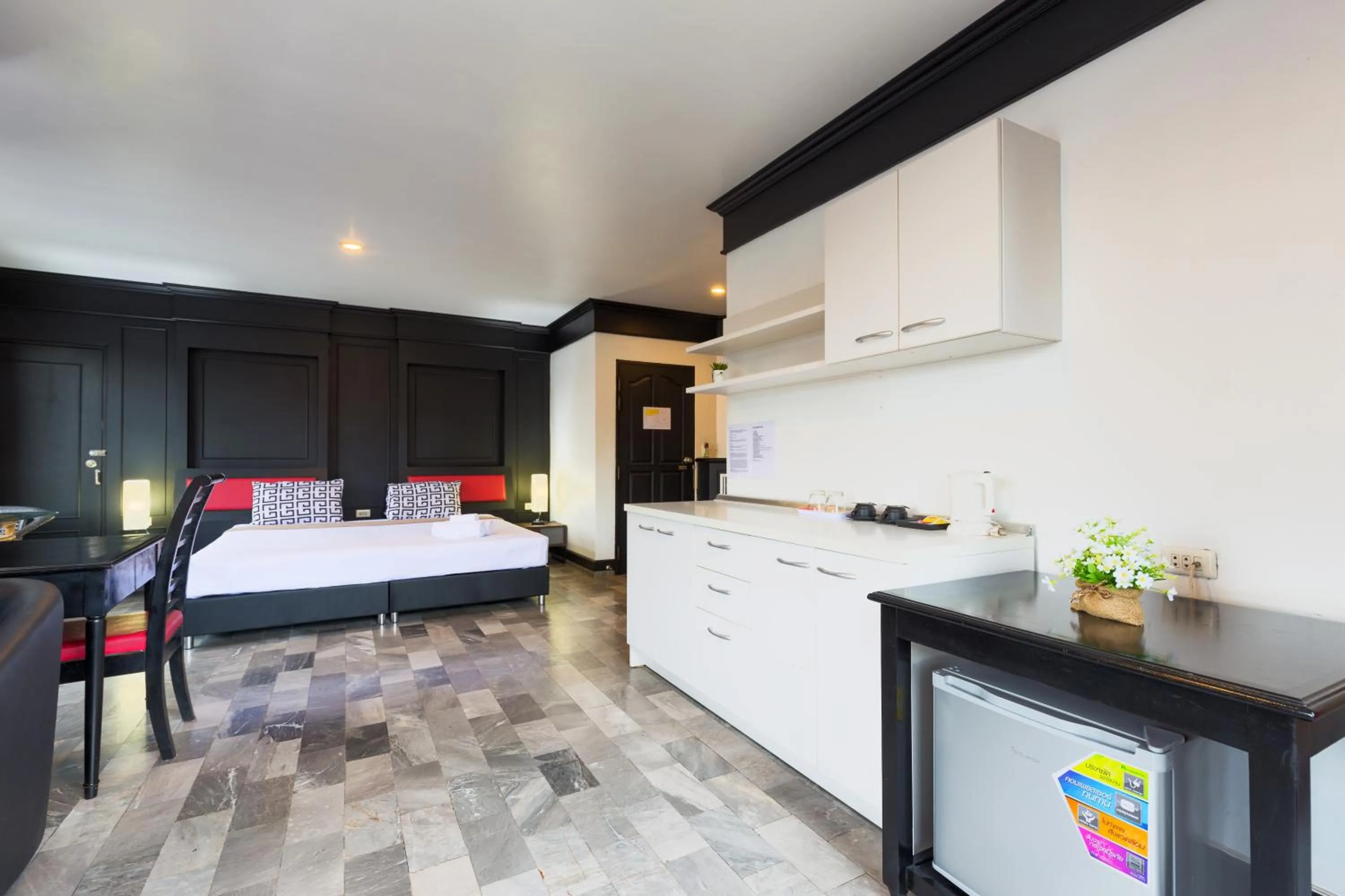 Bed in Patong Holiday Dream Hotel