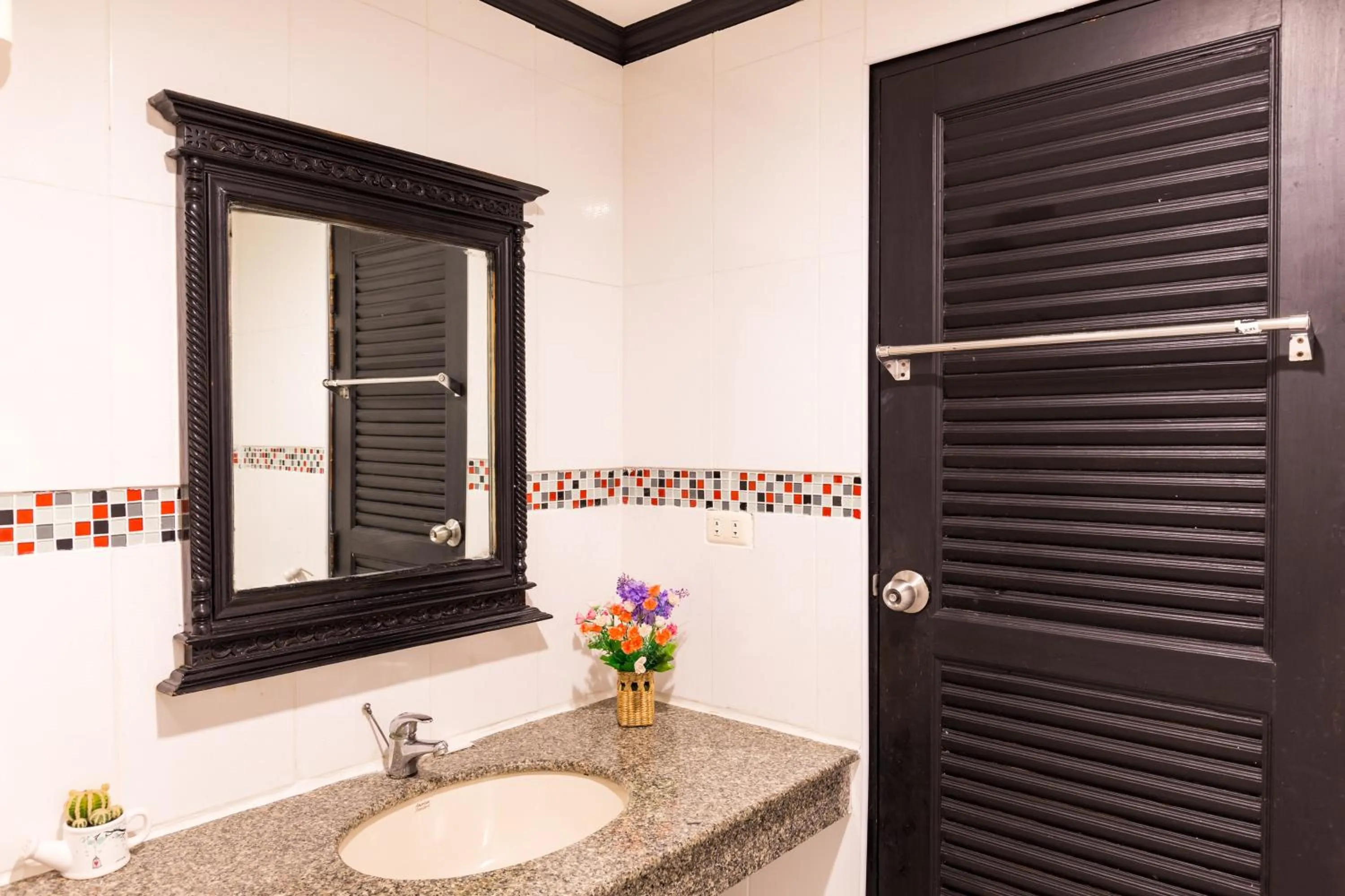 Bathroom in Patong Holiday Dream Hotel