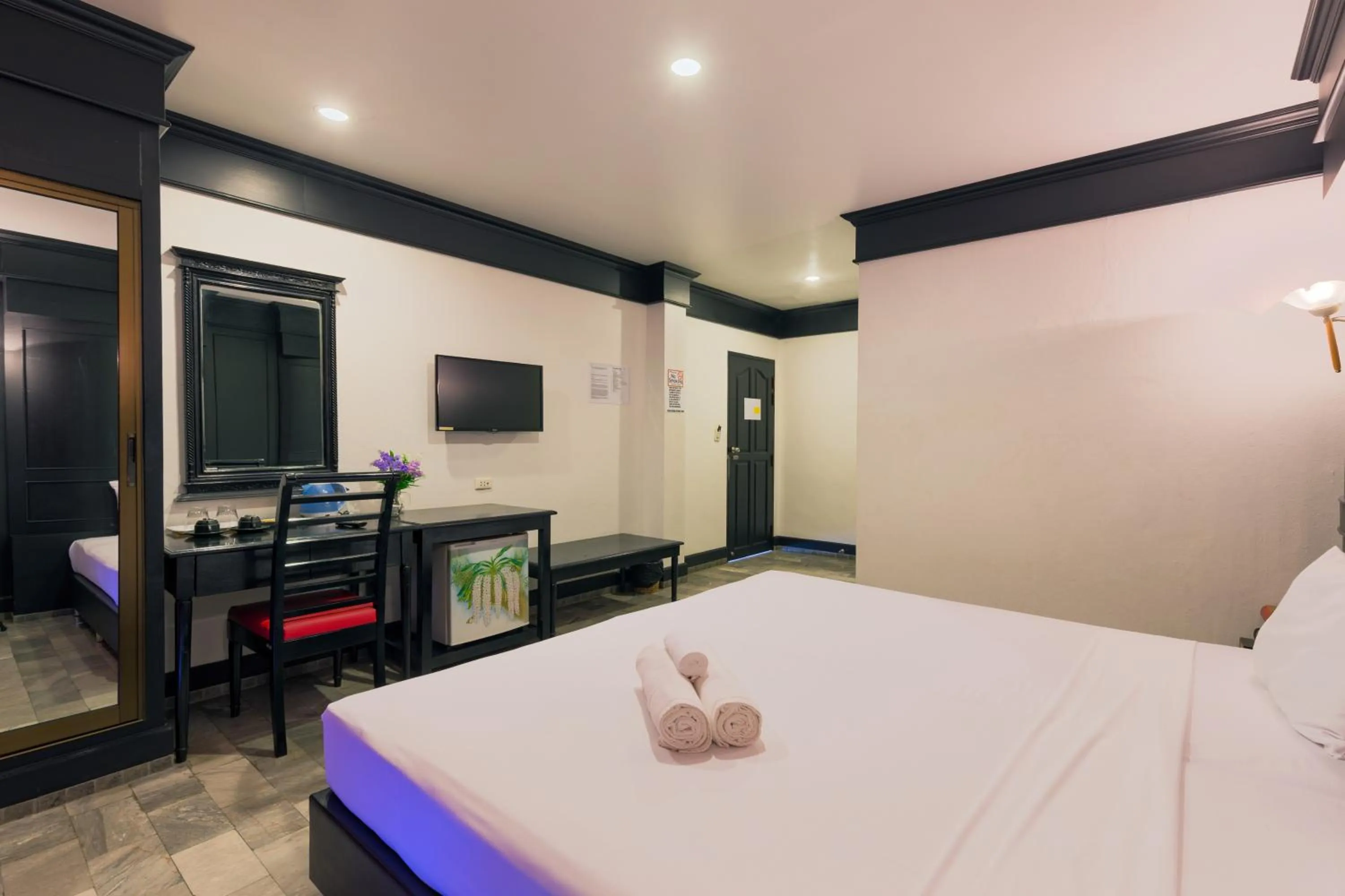 Living room, Bed in Patong Holiday Dream Hotel