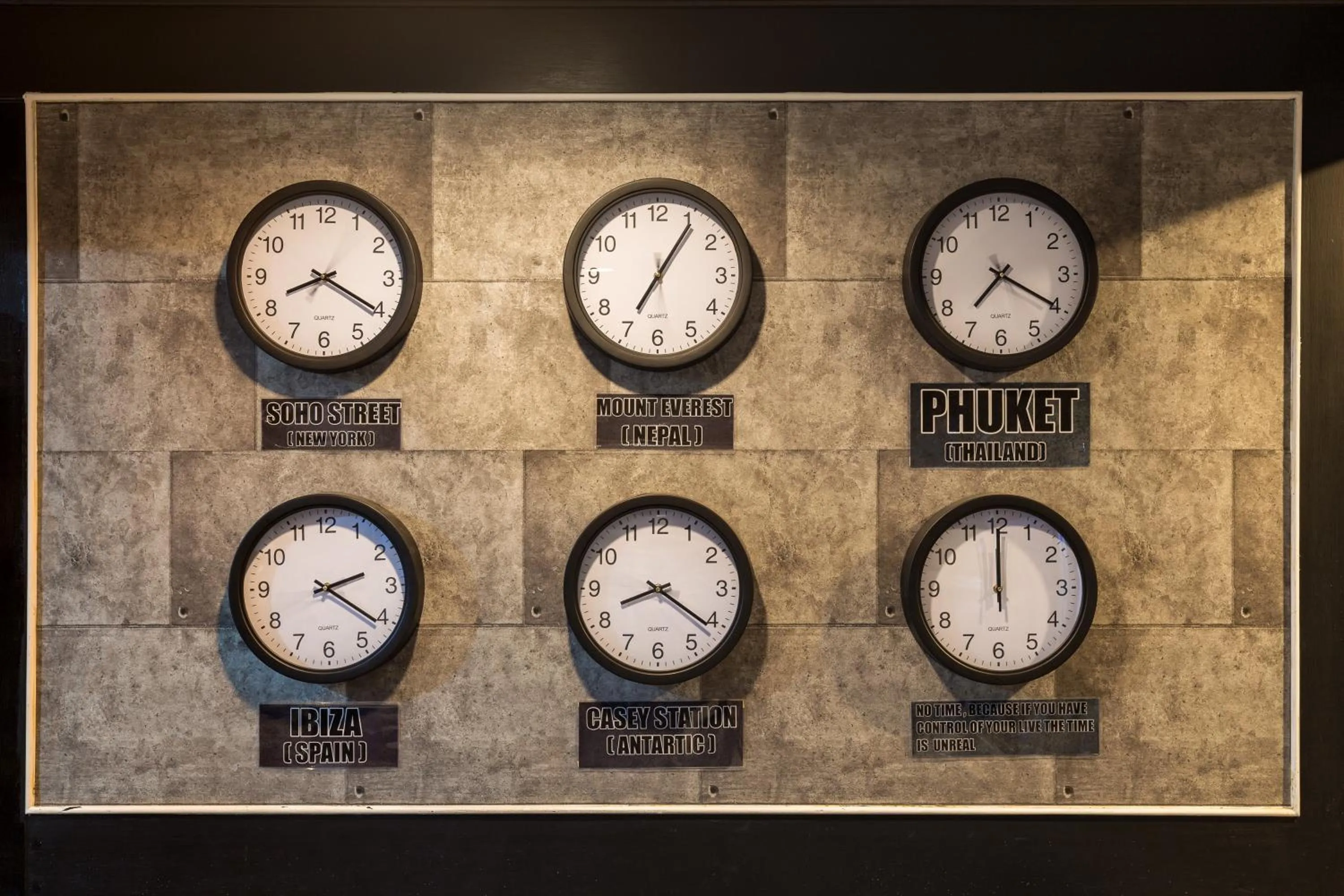 Communal lounge/ TV room in Patong Holiday Dream Hotel