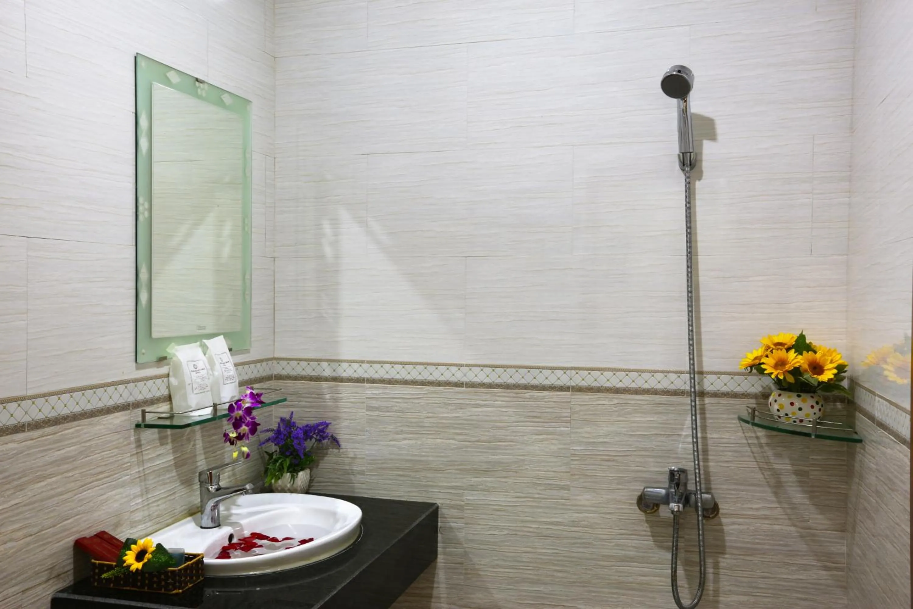 Bathroom in Thành Hoàng Châu Boutique Hotel