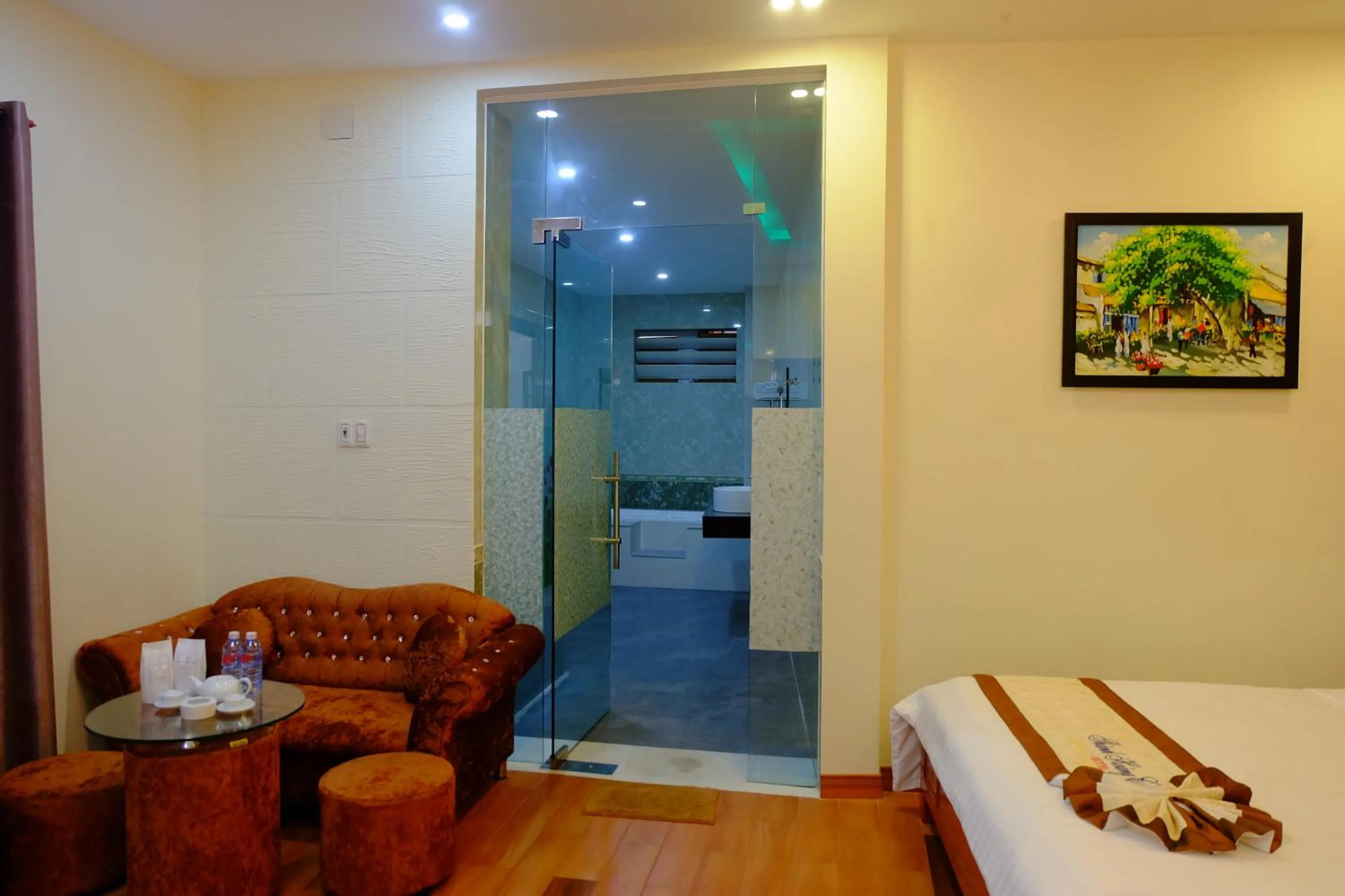 Bathroom, Bed in Thành Hoàng Châu Boutique Hotel