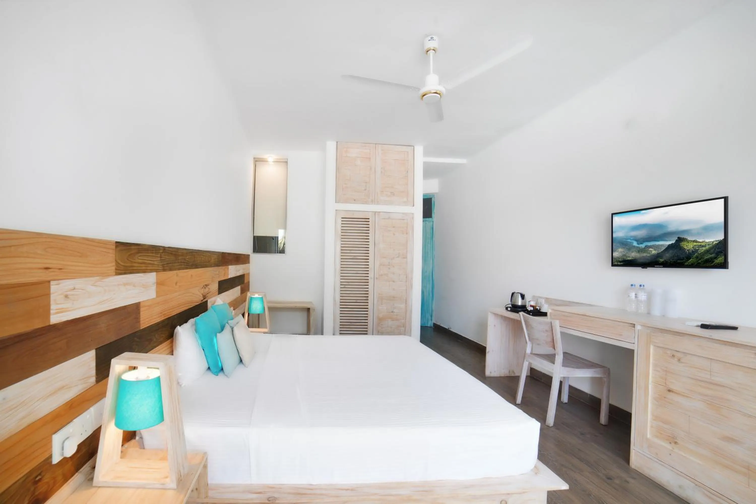 Bedroom, Bed in Hikkaduwa Beach Hotel