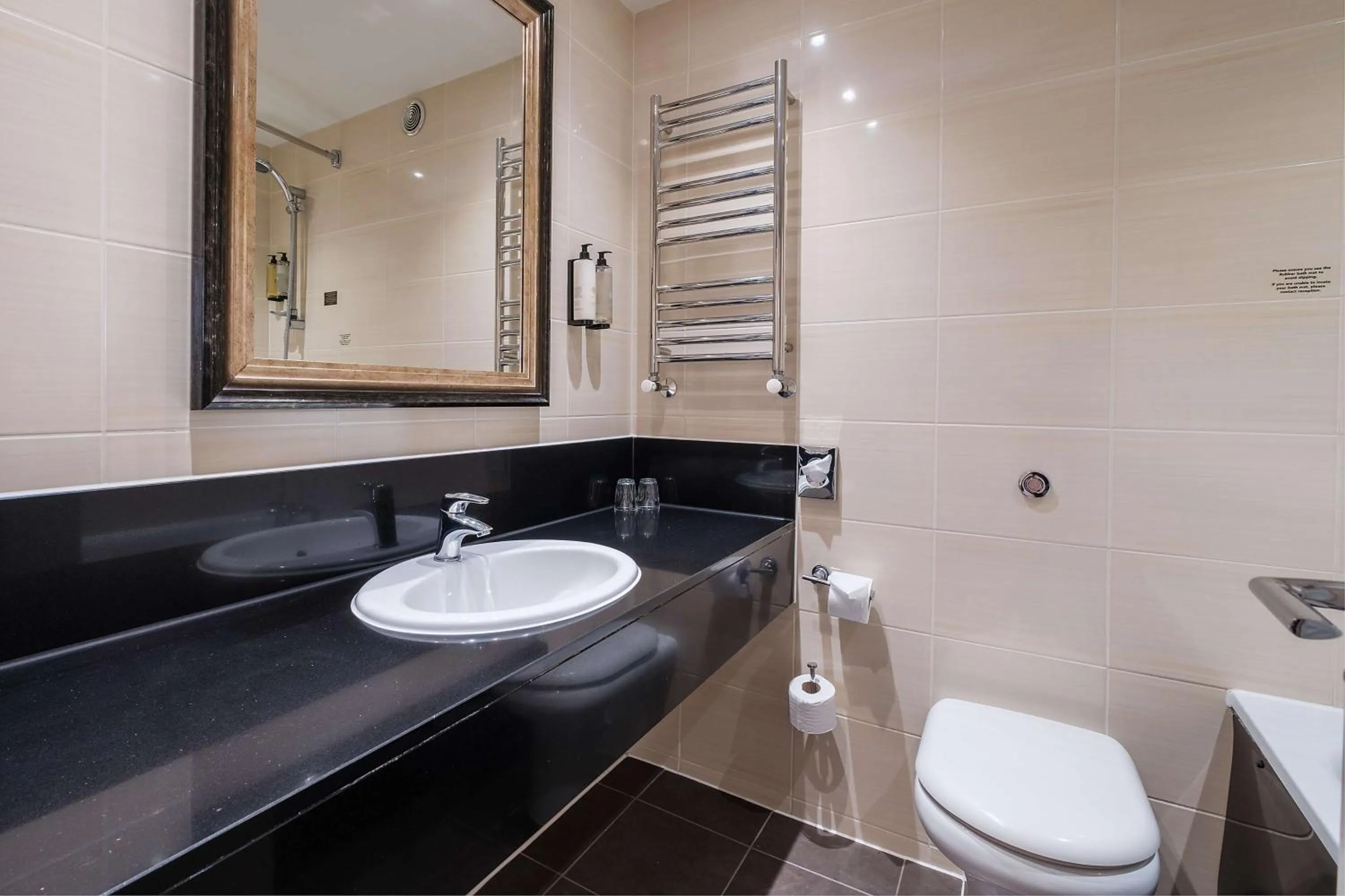 Bathroom in Hull Humber View Hotel, BW Signature Collection