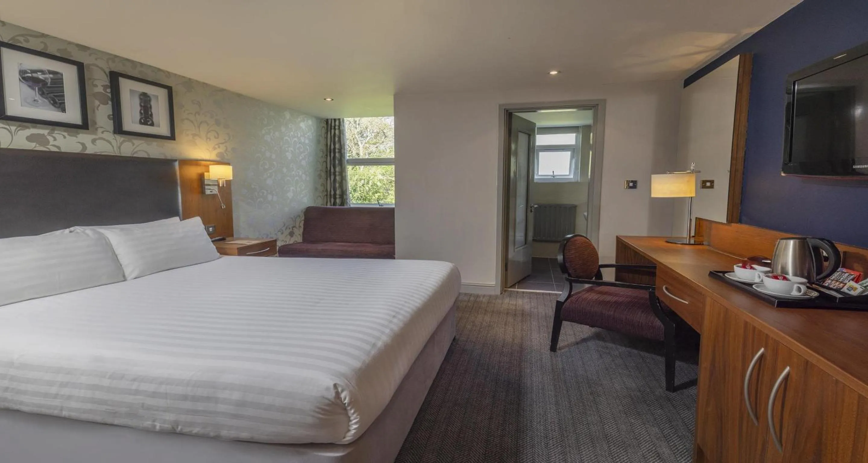 Bedroom, Bed in Hull Humber View Hotel, BW Signature Collection