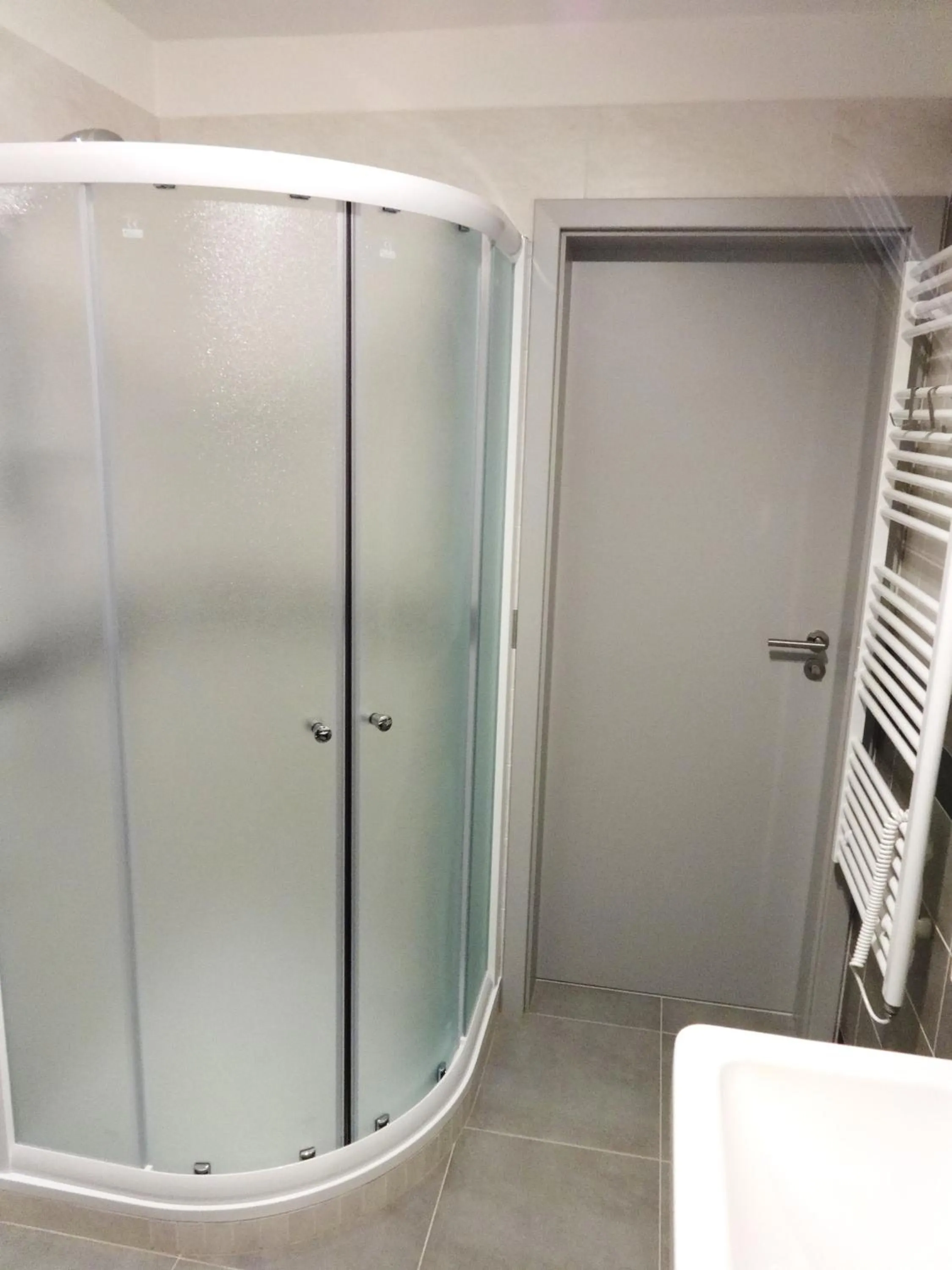 Bathroom in Apartments 4U center + free parking