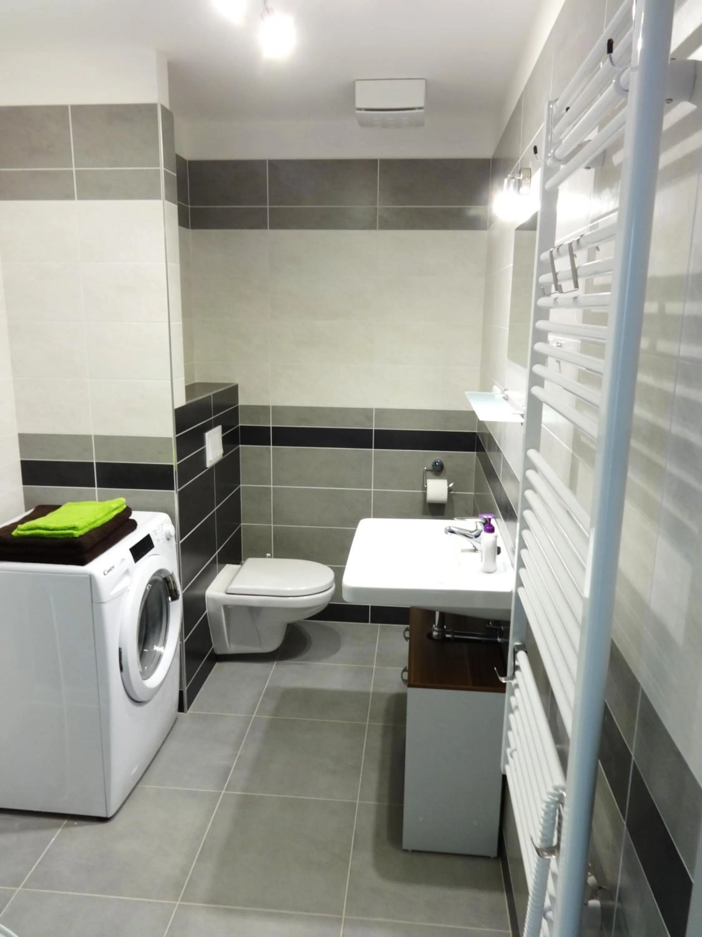 Bathroom in Apartments 4U center + free parking