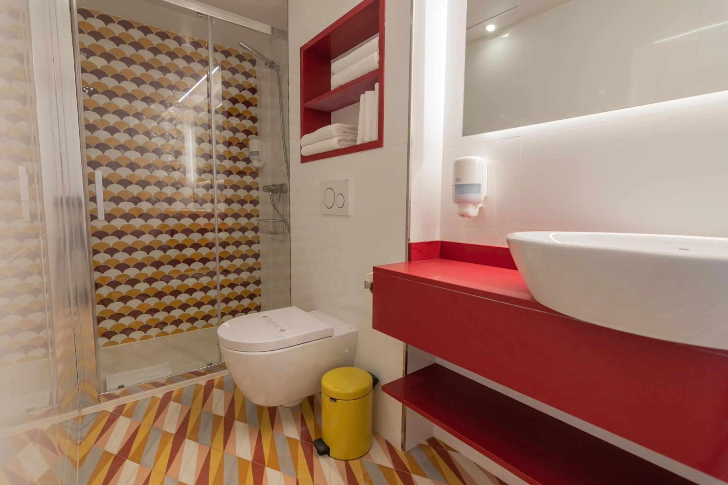 Shower in Boutique Apartments Poniente Playa