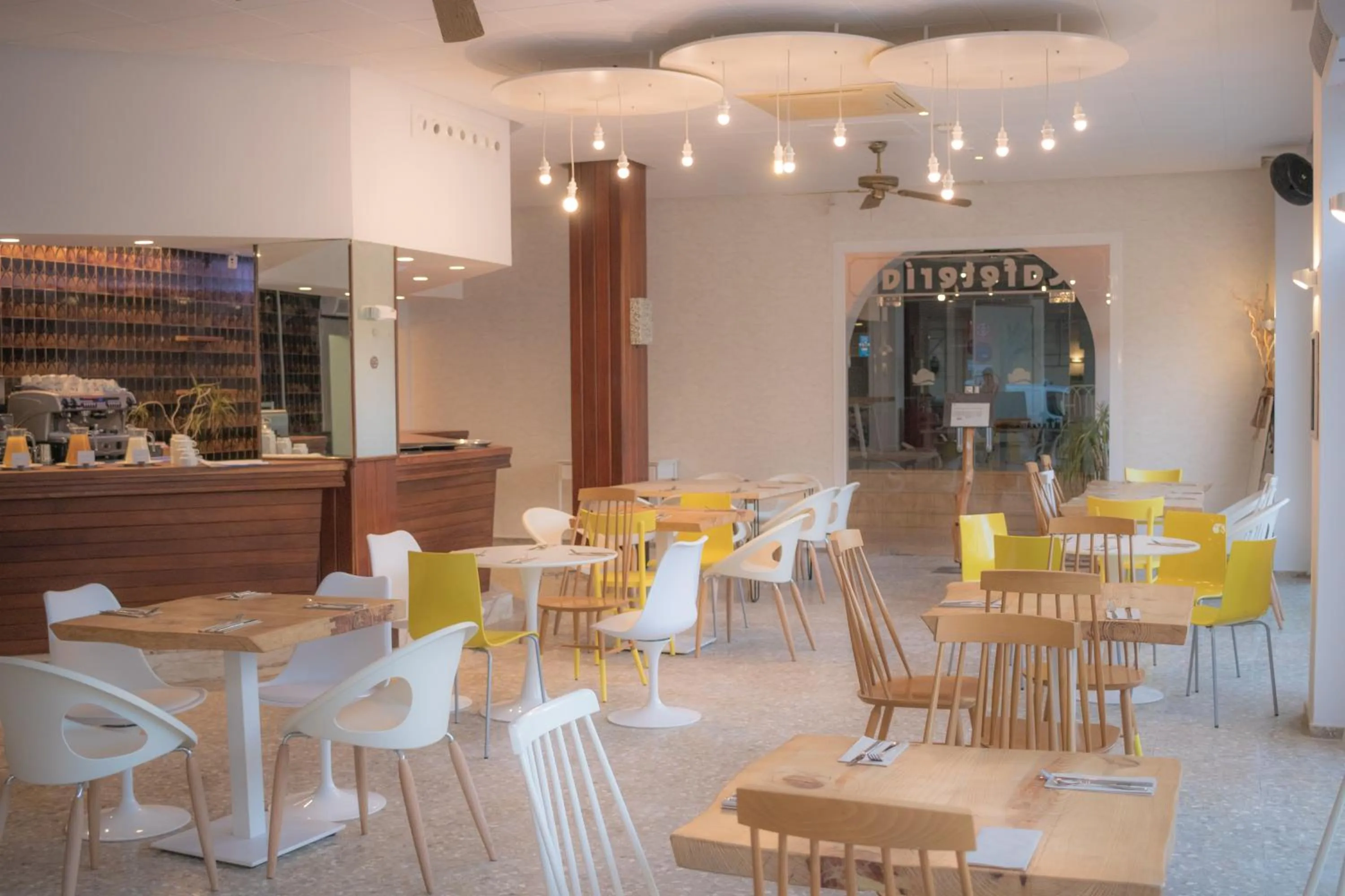 Dining area in Boutique Apartments Poniente Playa