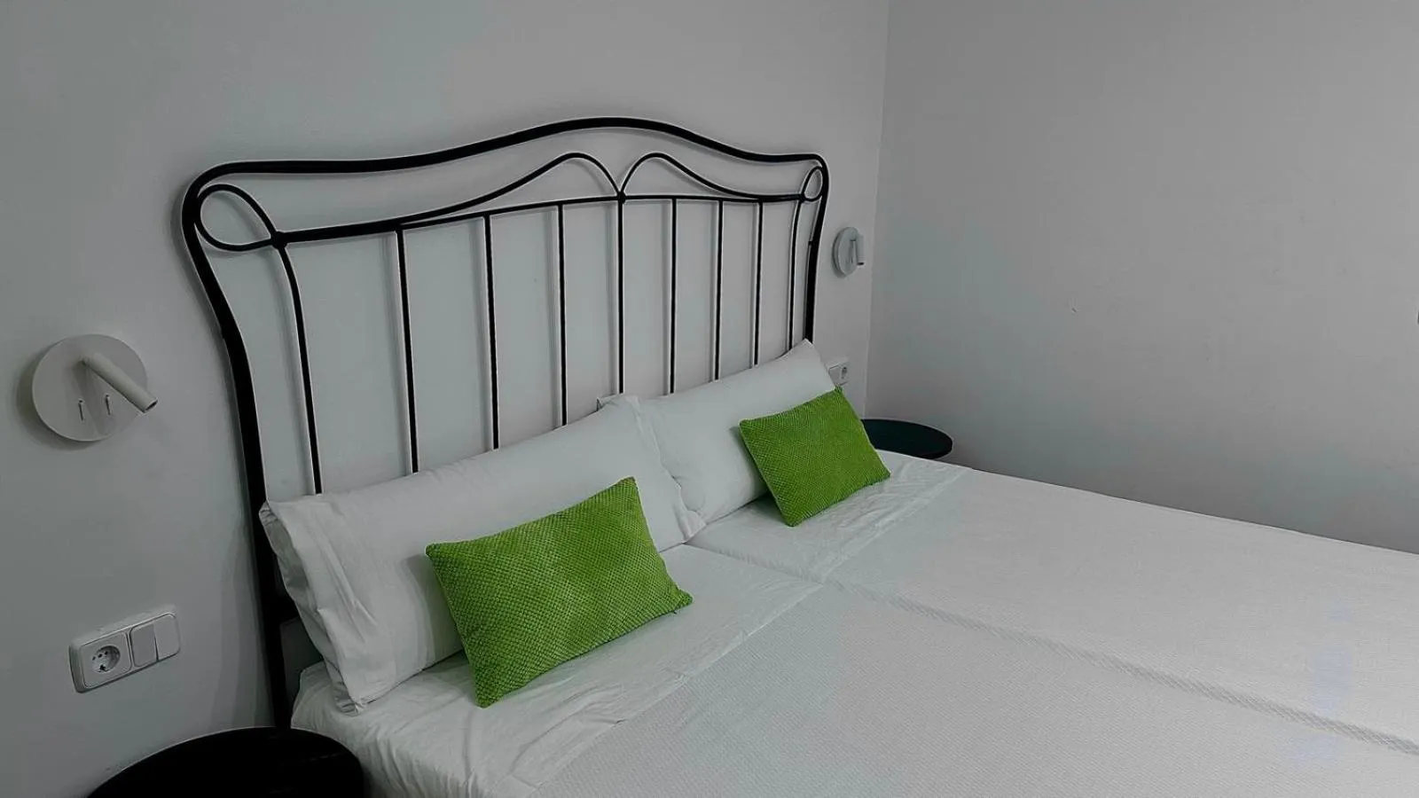Bed in Aparthotel Boutique Poniente Playa
