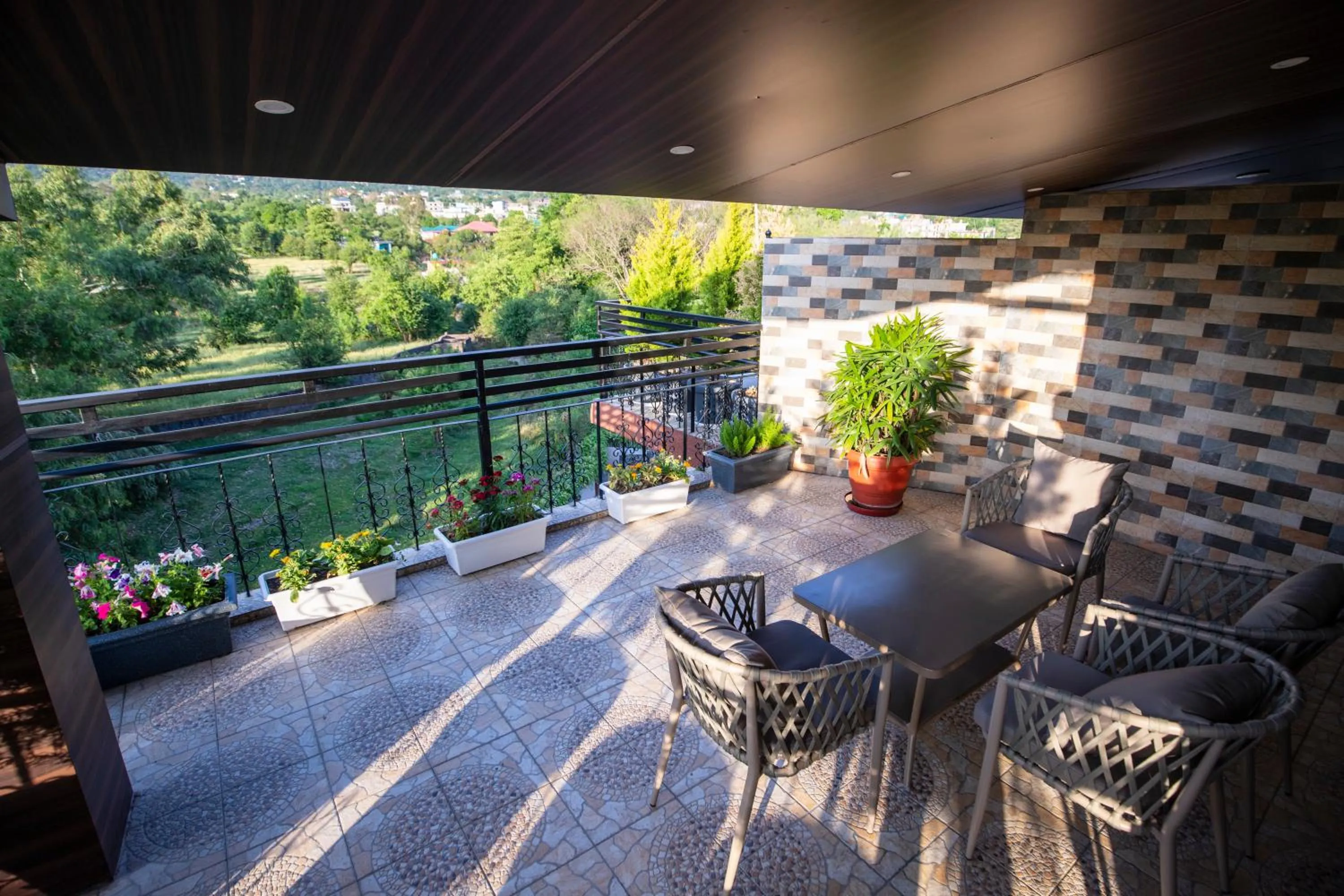Balcony/Terrace in White Ridge Hotel