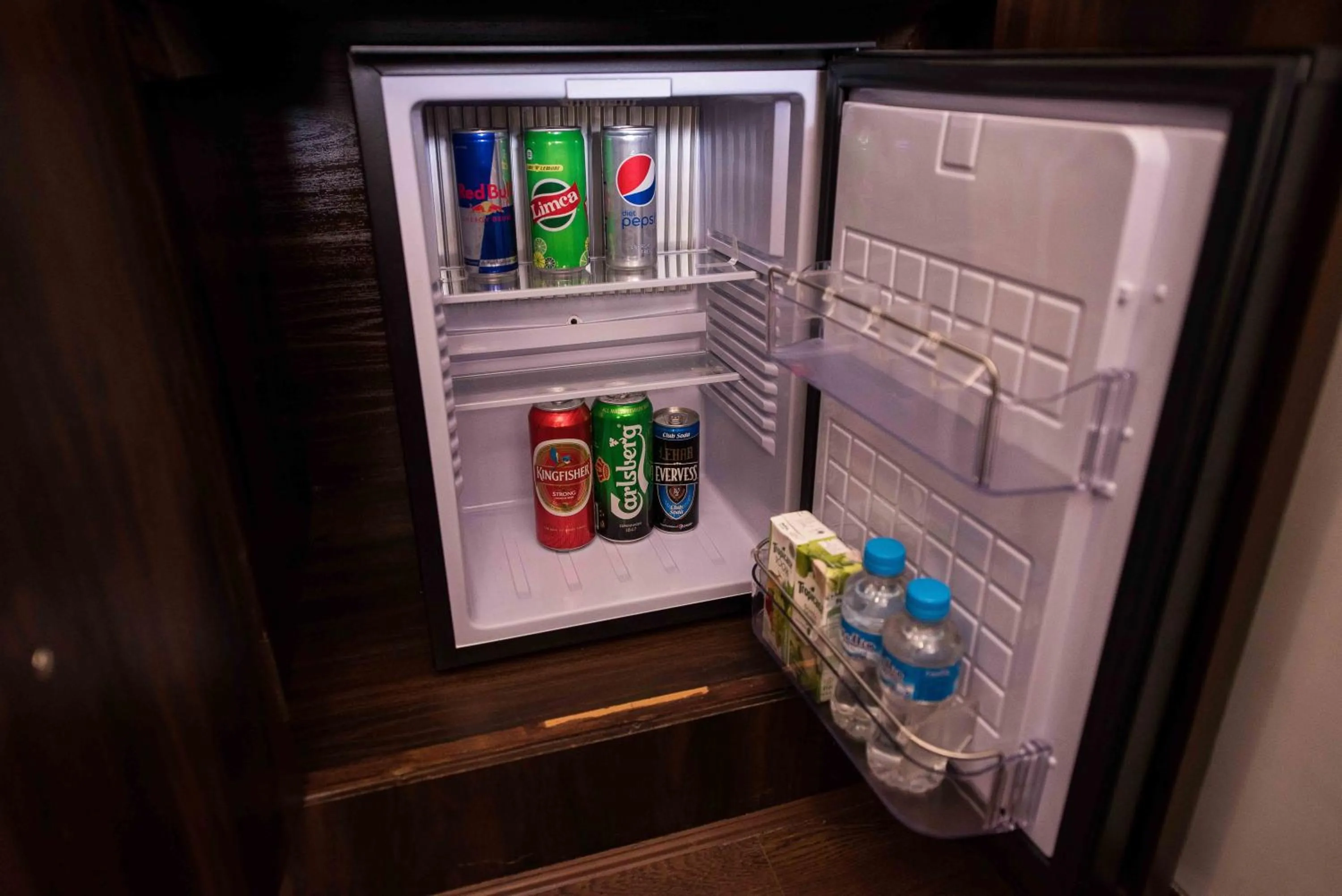 Breakfast in White Ridge Hotel