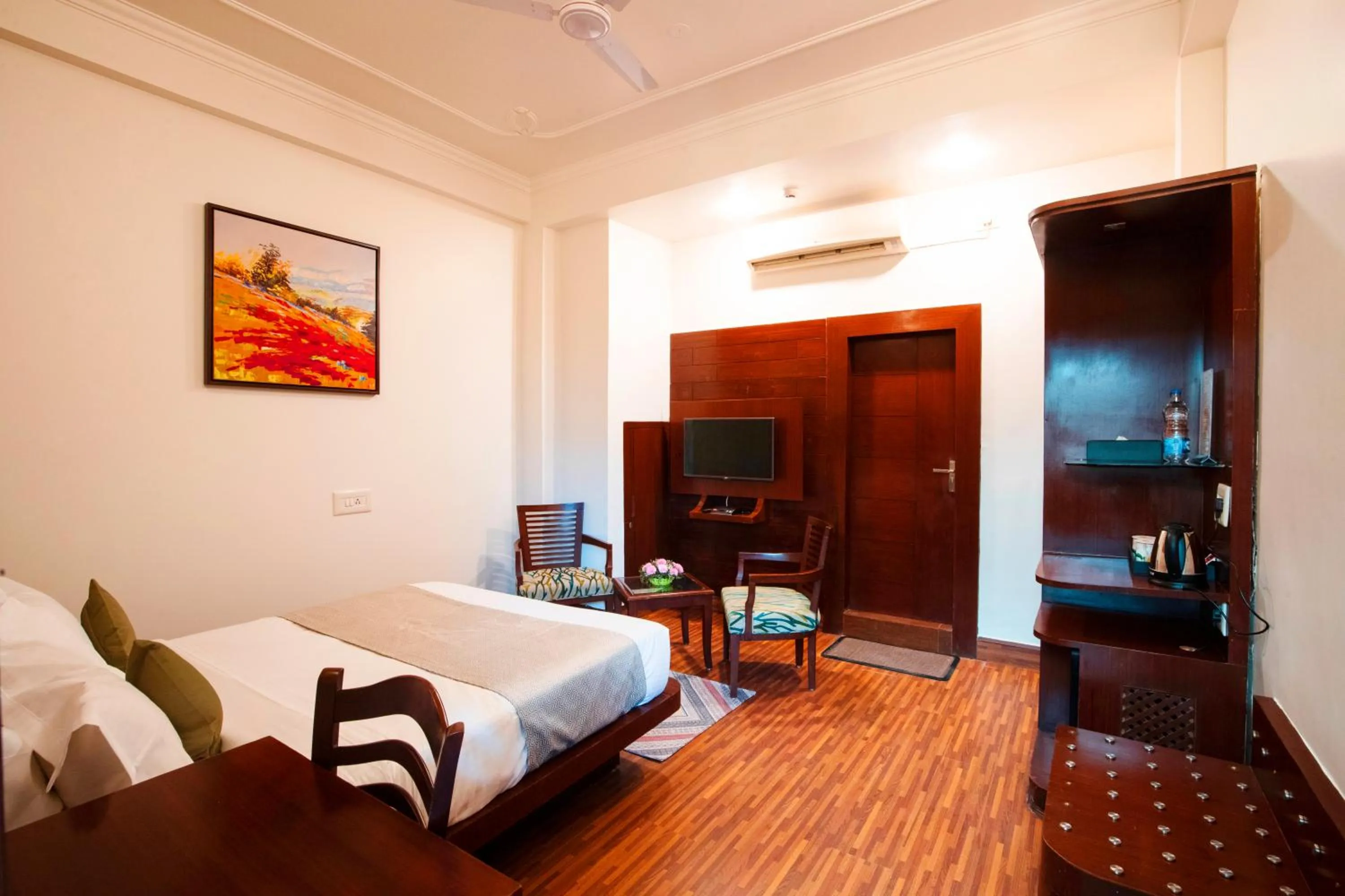 Bedroom in White Ridge Hotel