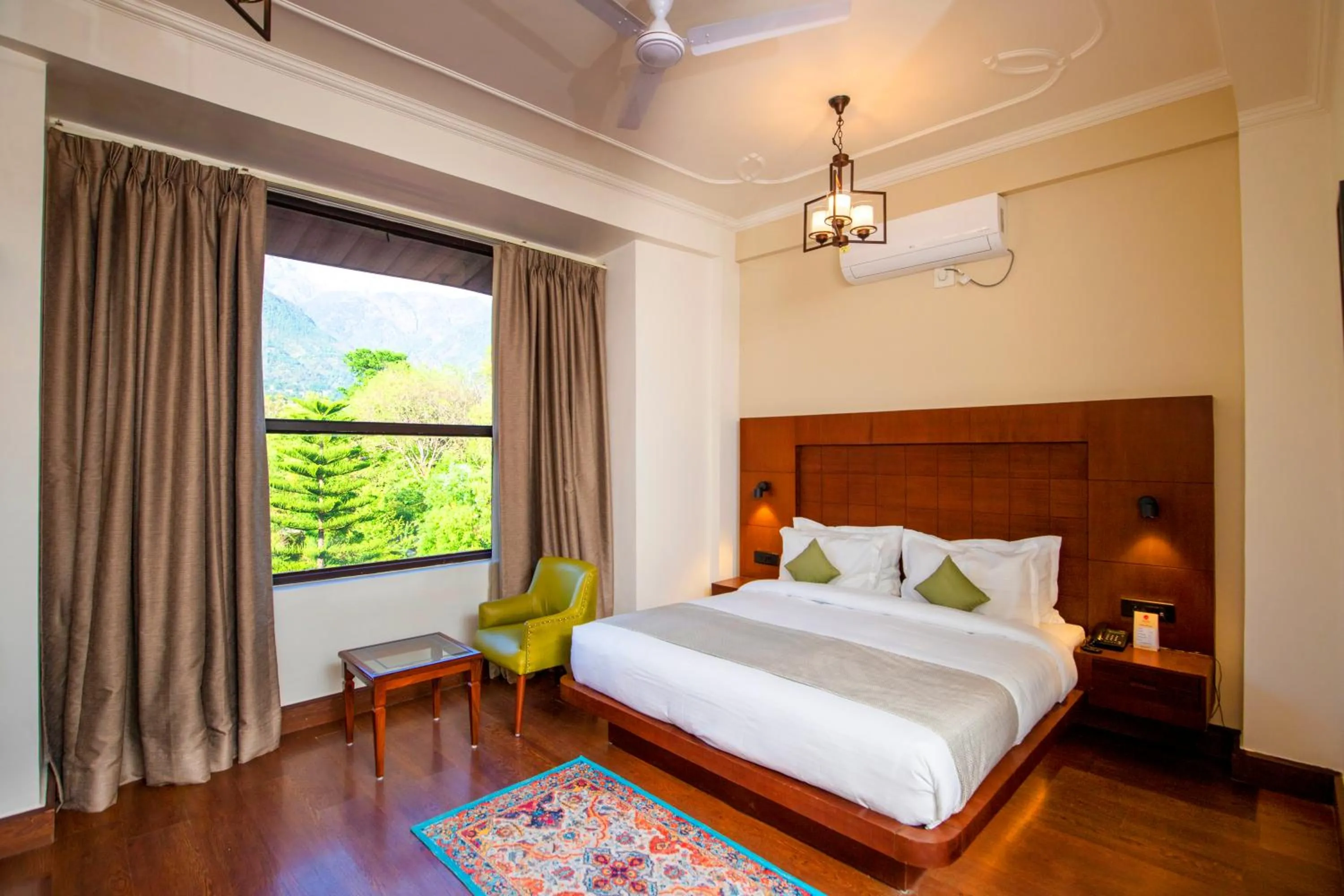 Bedroom in White Ridge Hotel