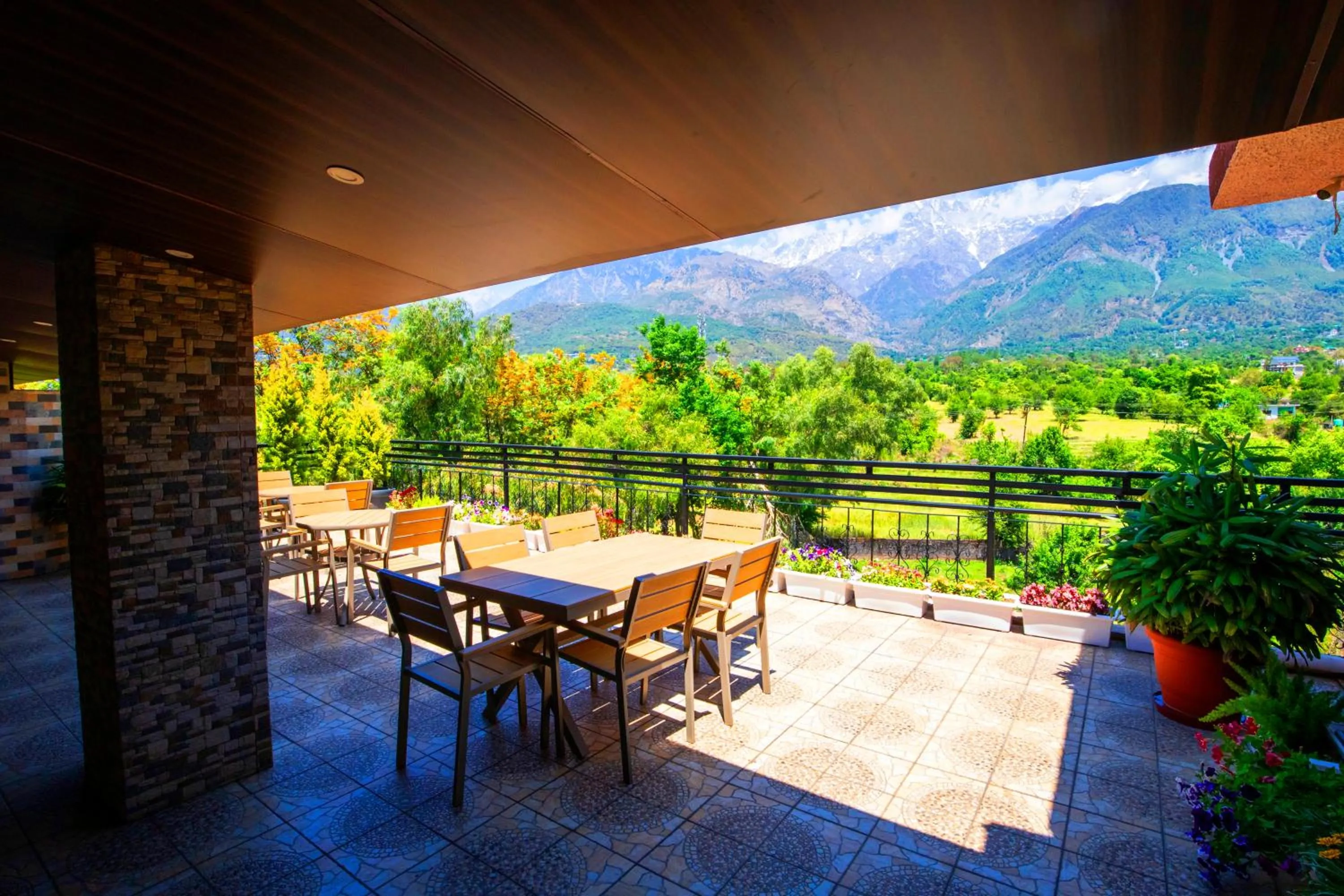 Balcony/Terrace in White Ridge Hotel