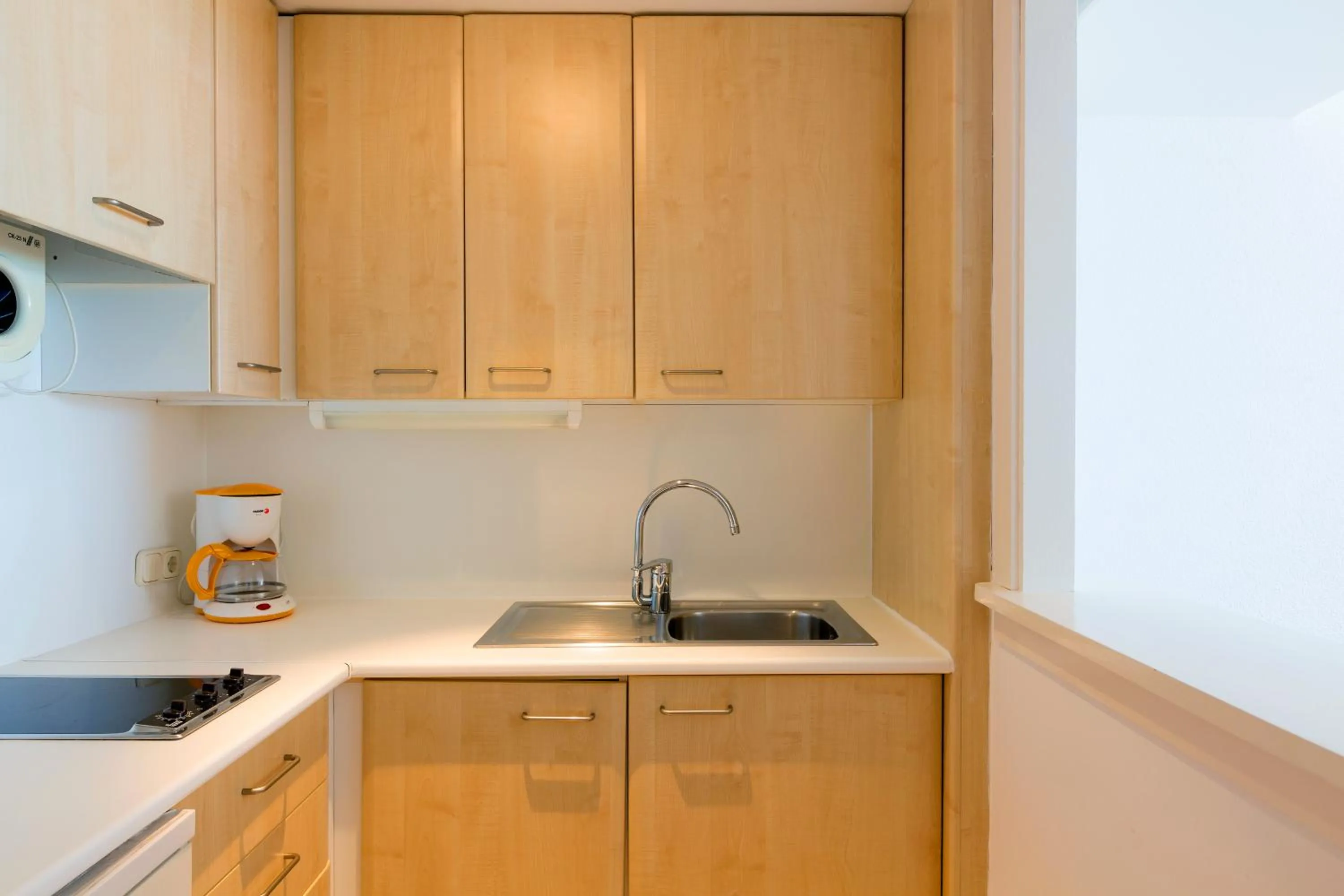 Coffee/tea facilities in Hipotels Mercedes Aparthotel