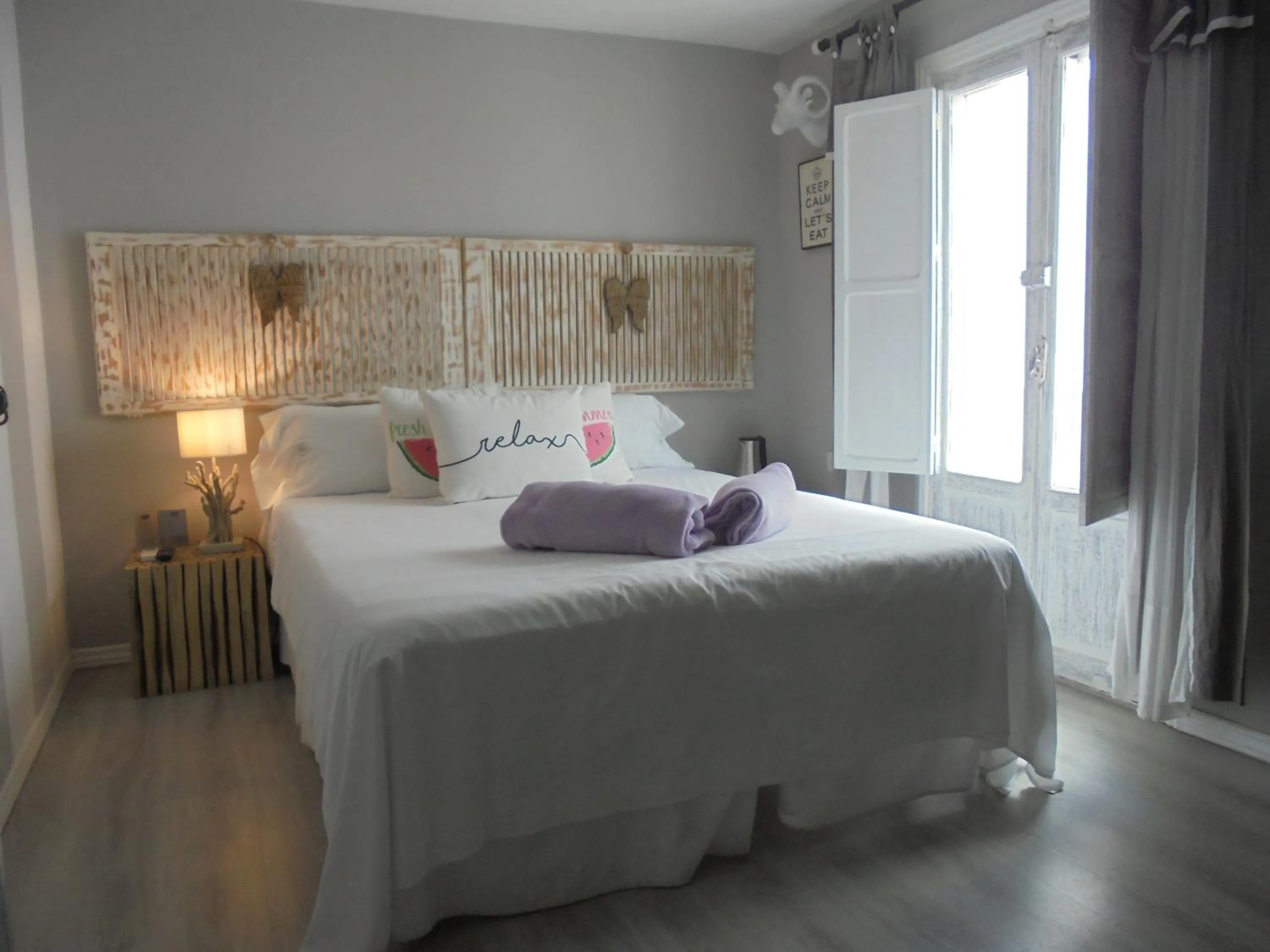 Photo of the whole room, Bed in TAK Boutique Old Town con Parking