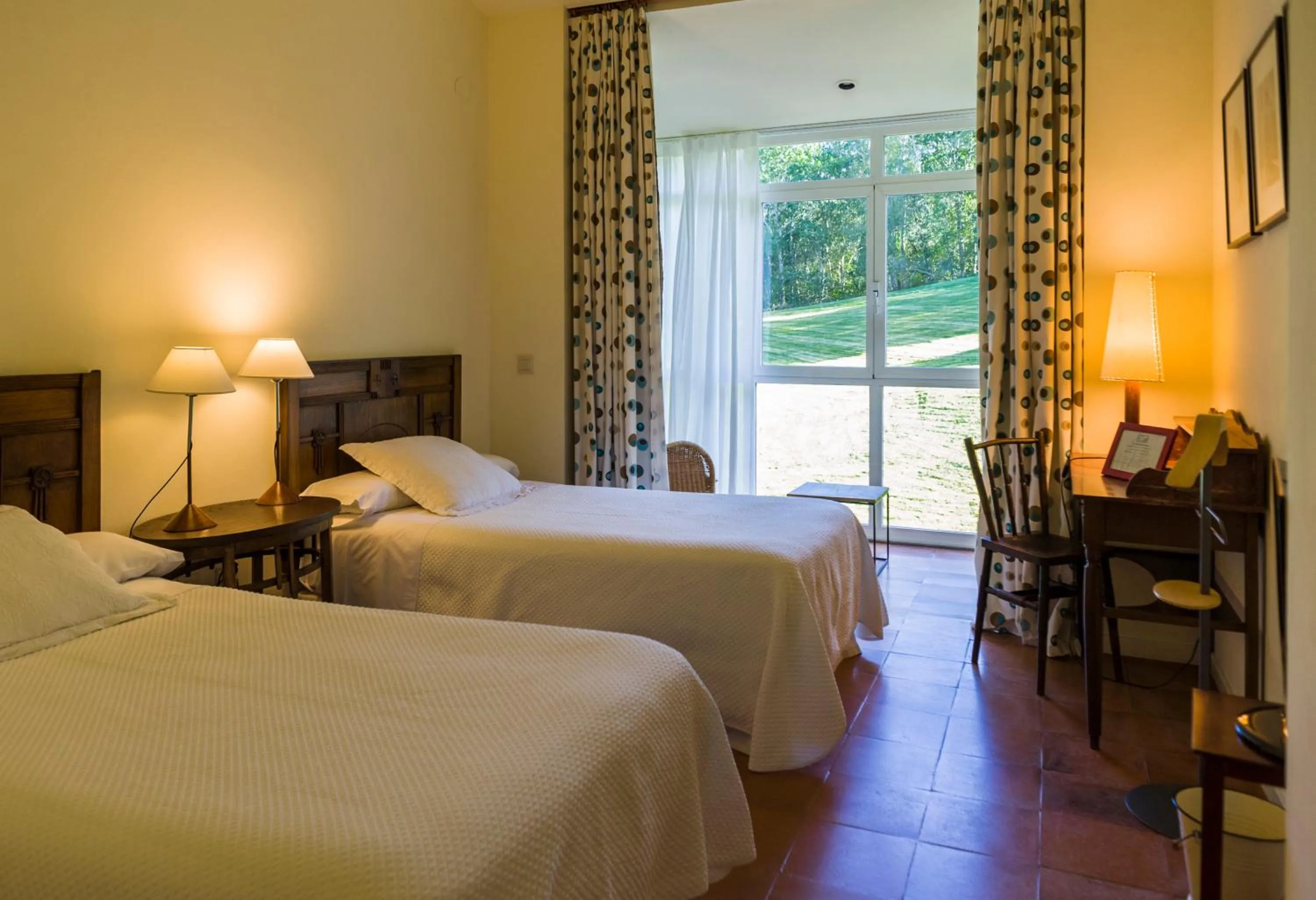 Photo of the whole room, Bed in La Posada