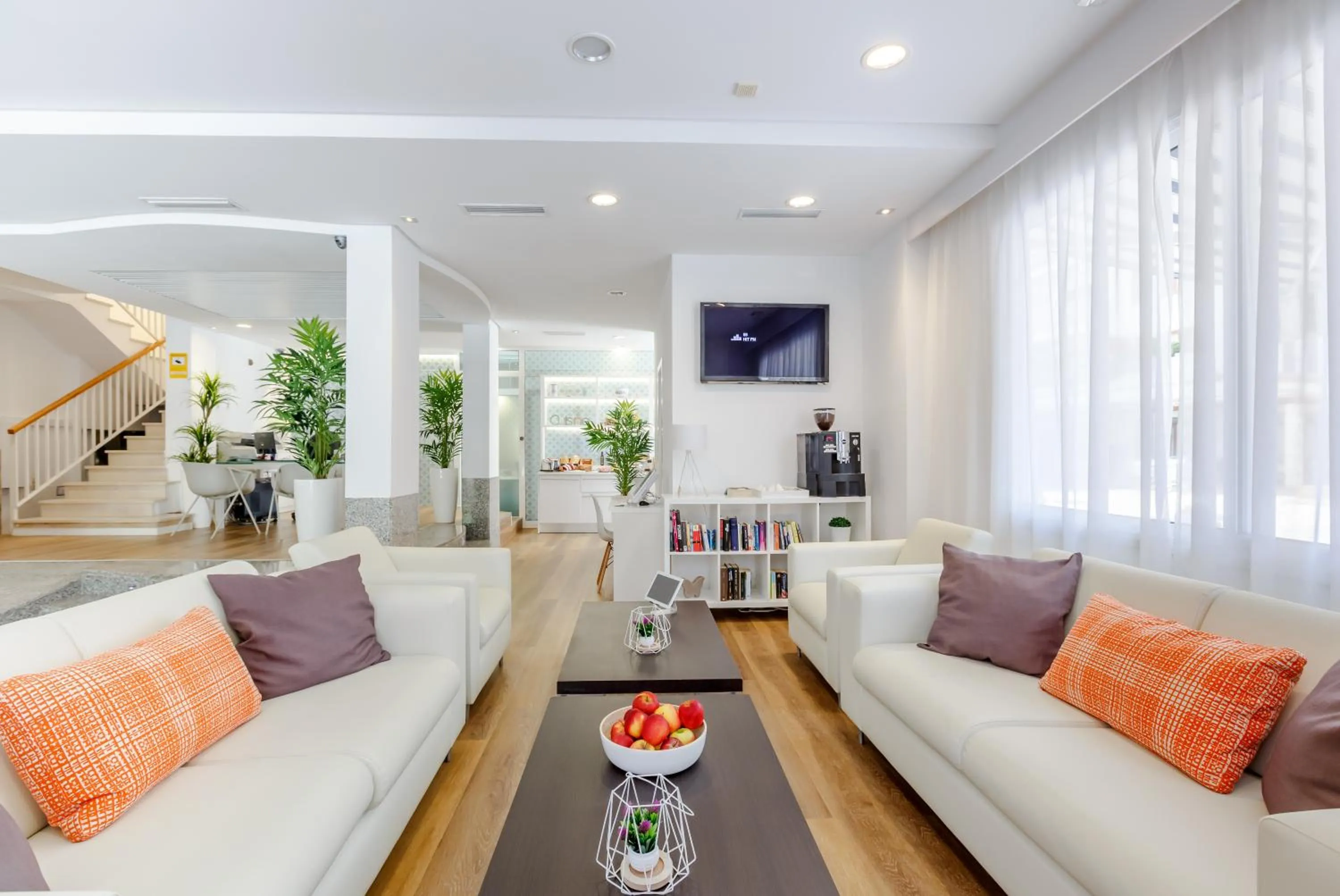 Communal lounge/ TV room in Apartamentos Ferrer Lime Tamarindos