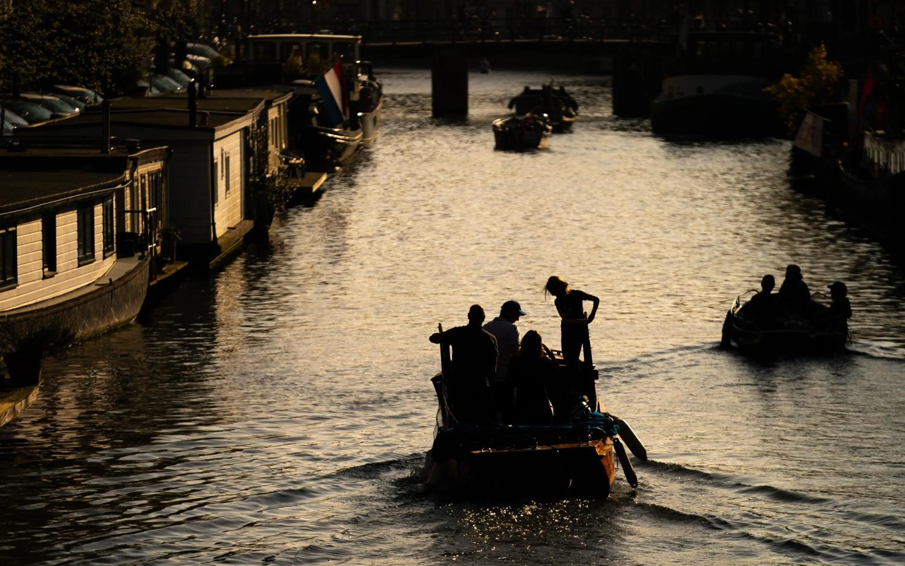Evening entertainment in Houseboat-Amsterdam