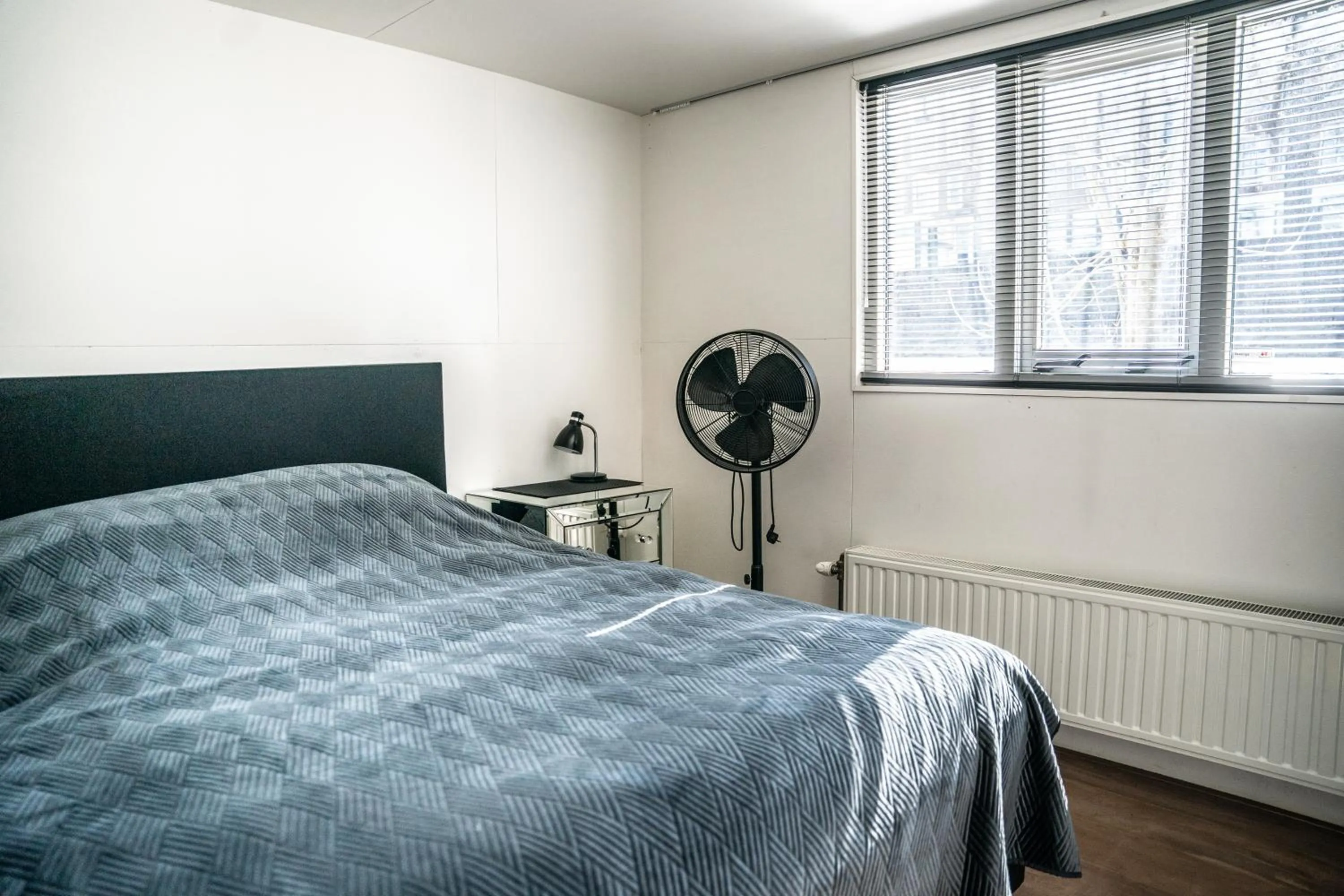 Bed in Houseboat-Amsterdam