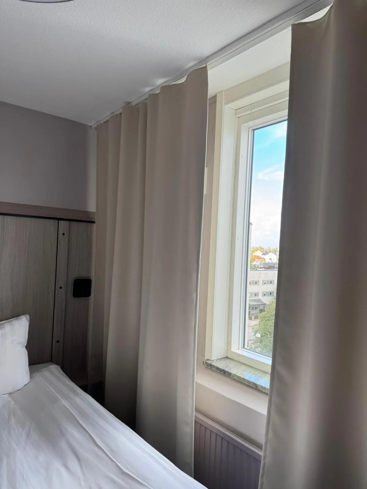 Property building, Bed in City Central Hotel Örebro by First Hotels