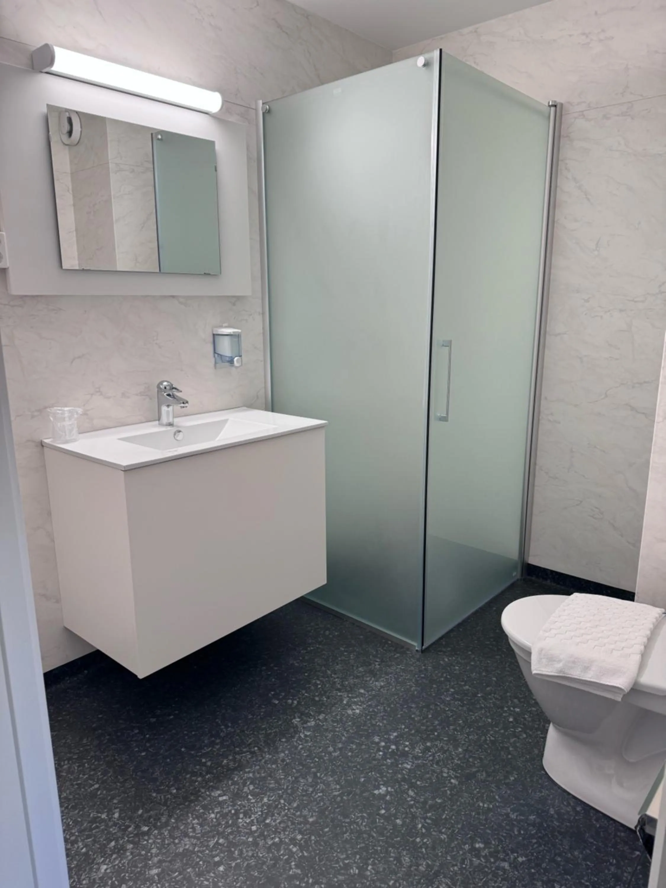 Toilet in City Central Hotel Örebro by First Hotels